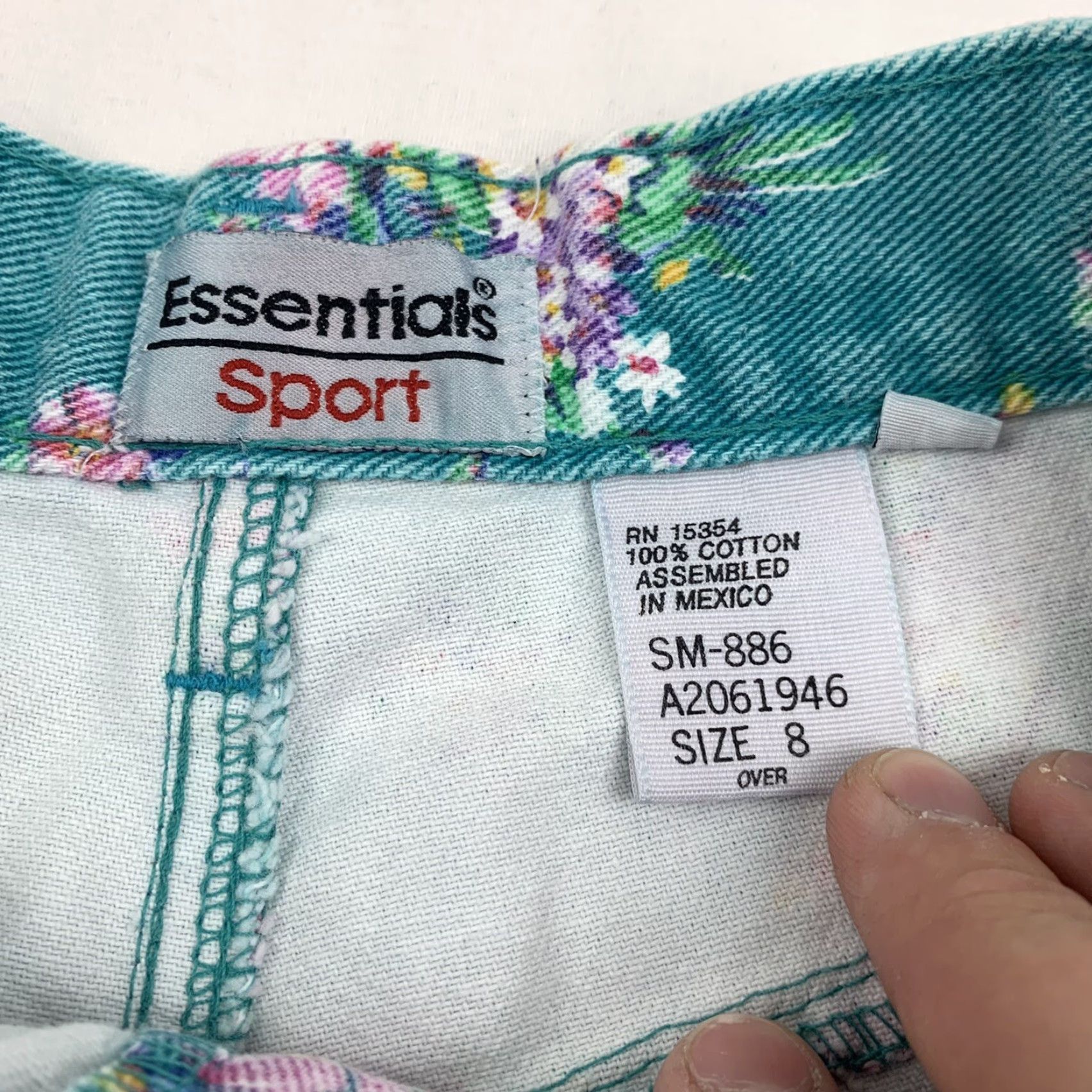 Essentials VINTAGE Essentials Sport Floral Jean Shorts Womens 8 Blue Denim Nature 90s Flower Jeans Womens 8 Mens? Size 30" / US 8 / IT 44 - 3 Thumbnail