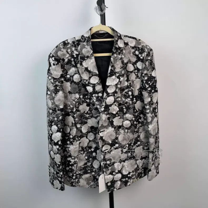 Louis Vuitton Louis Vuitton Show style smudged flower blazer Size 50R - 1 Thumbnail