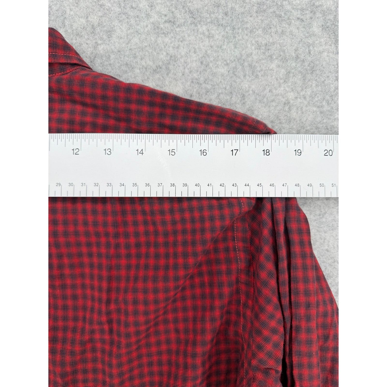 Vince Vince Men's Red Cotton Plaid Long Sleeve Button Down Shirt Size US S / EU 44-46 / 1 - 8 Thumbnail