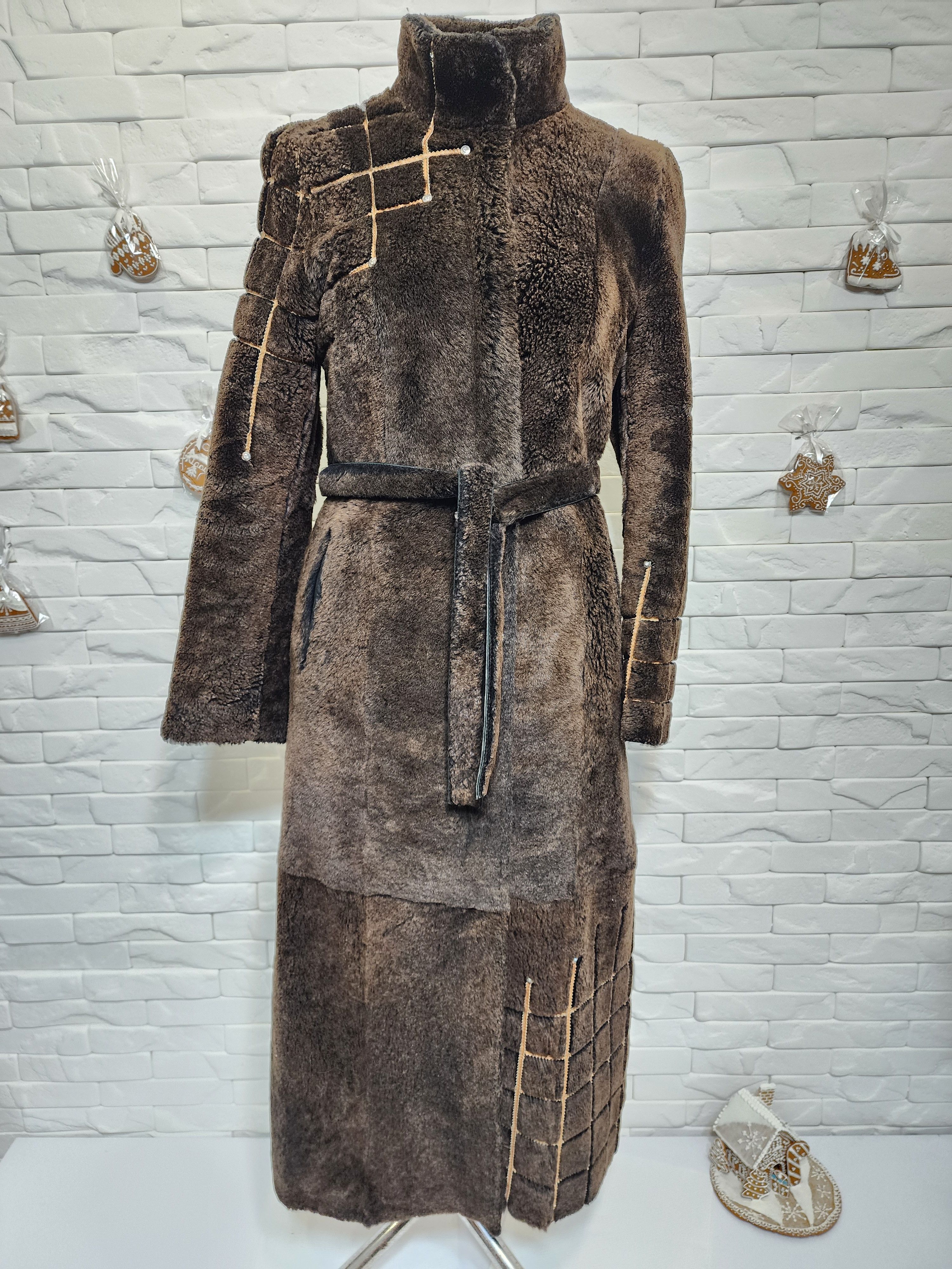Furla Brown Sheepskin Coat: Genuine Fur, Metal Zipper. Size M / US 6-8 / IT 42-44 - 1 Thumbnail