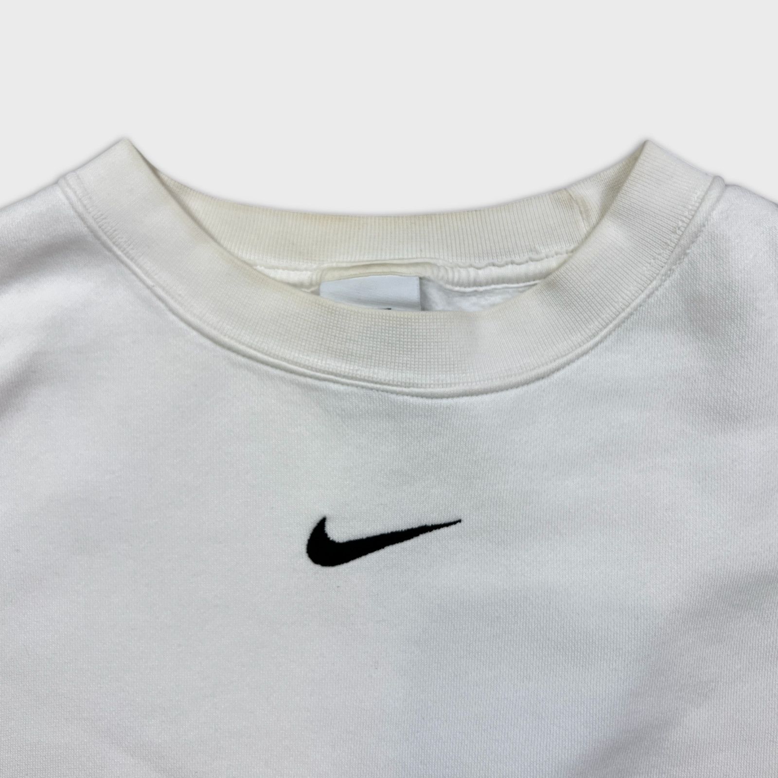 Nike × Vintage Nike Sportswear Sweatshirt Small Center Swoosh Pullover Crew Size S / US 4 / IT 40 - 2 Thumbnail