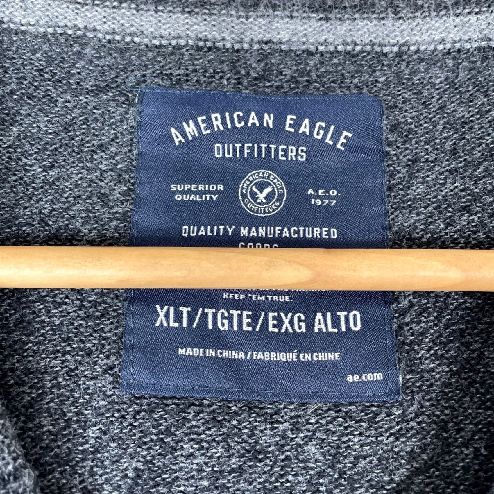 American Eagle Outfitters American Eagle Sweater Mens XLT Gray V Neck Cotton Pullover Solid Basic Size US XL / EU 56 / 4 - 3 Thumbnail
