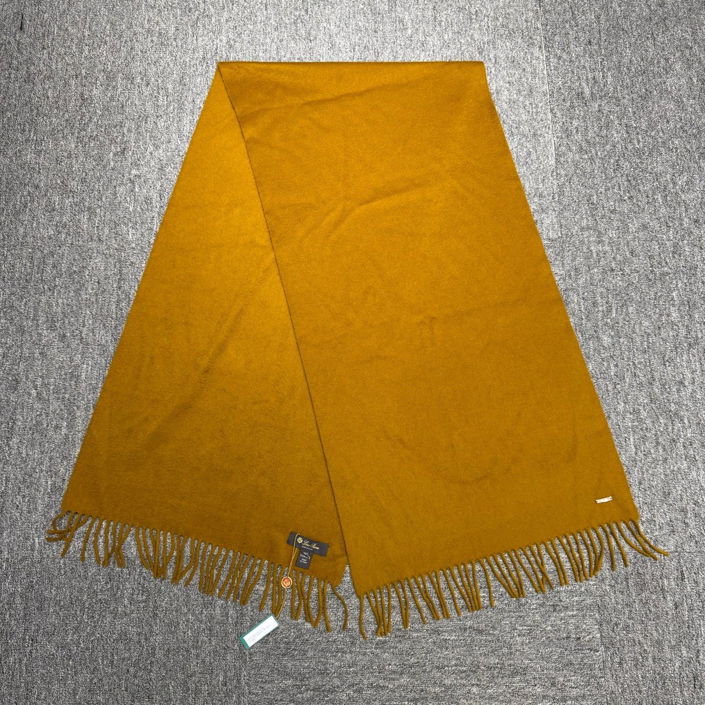 Loro Piana Loro Piana Cashmere Scarf 166x44cm New with Tags Size ONE SIZE - 1 Thumbnail