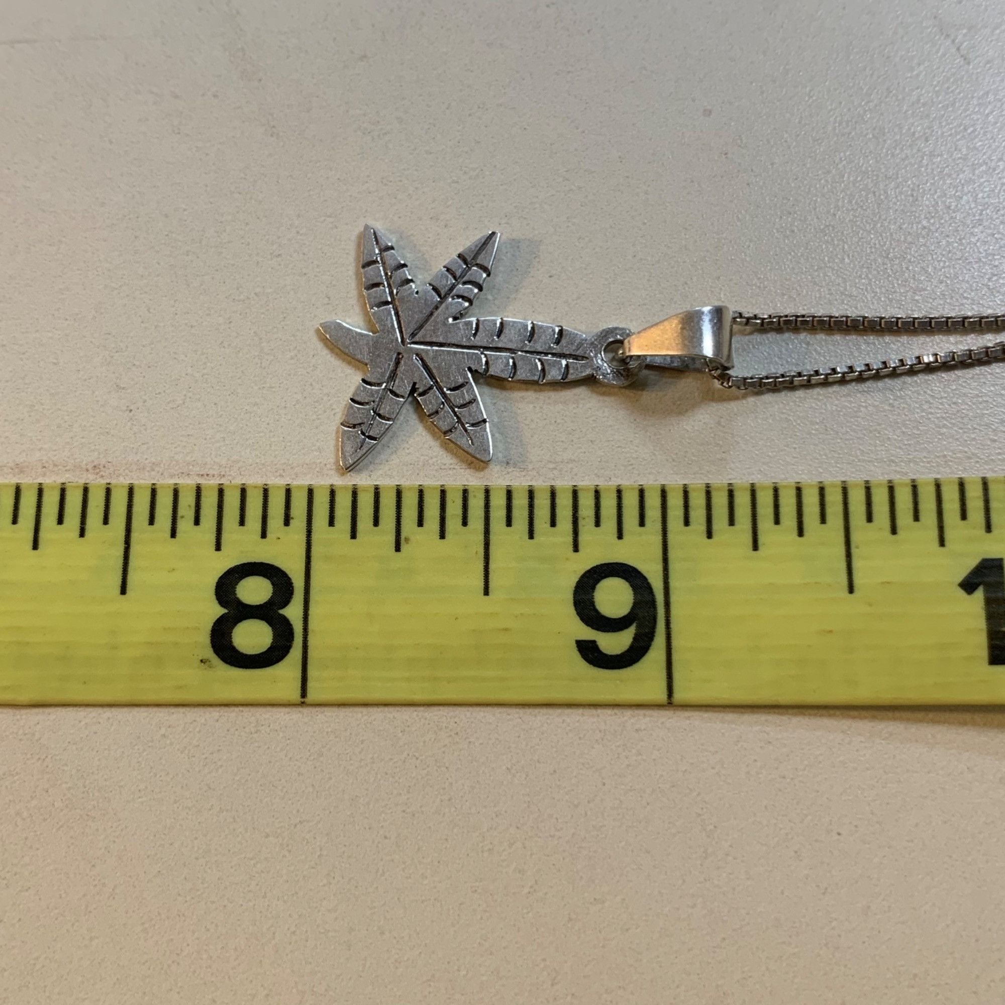 Vintage Vintage Sterling silver 925 Hemp Leaf Pendant 18" Box Chain Size ONE SIZE - 4 Thumbnail