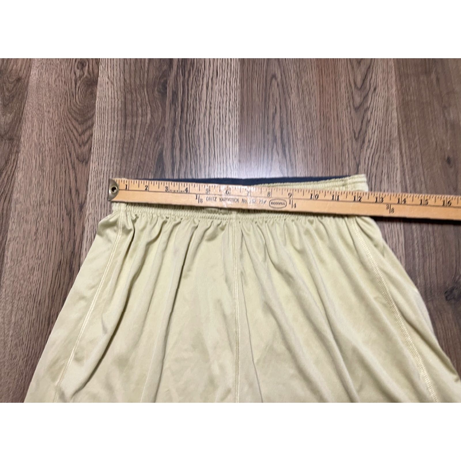 Nike Nike Shorts Men's Medium Gray Gold Basketball Shorts Size US 31 - 7 Thumbnail