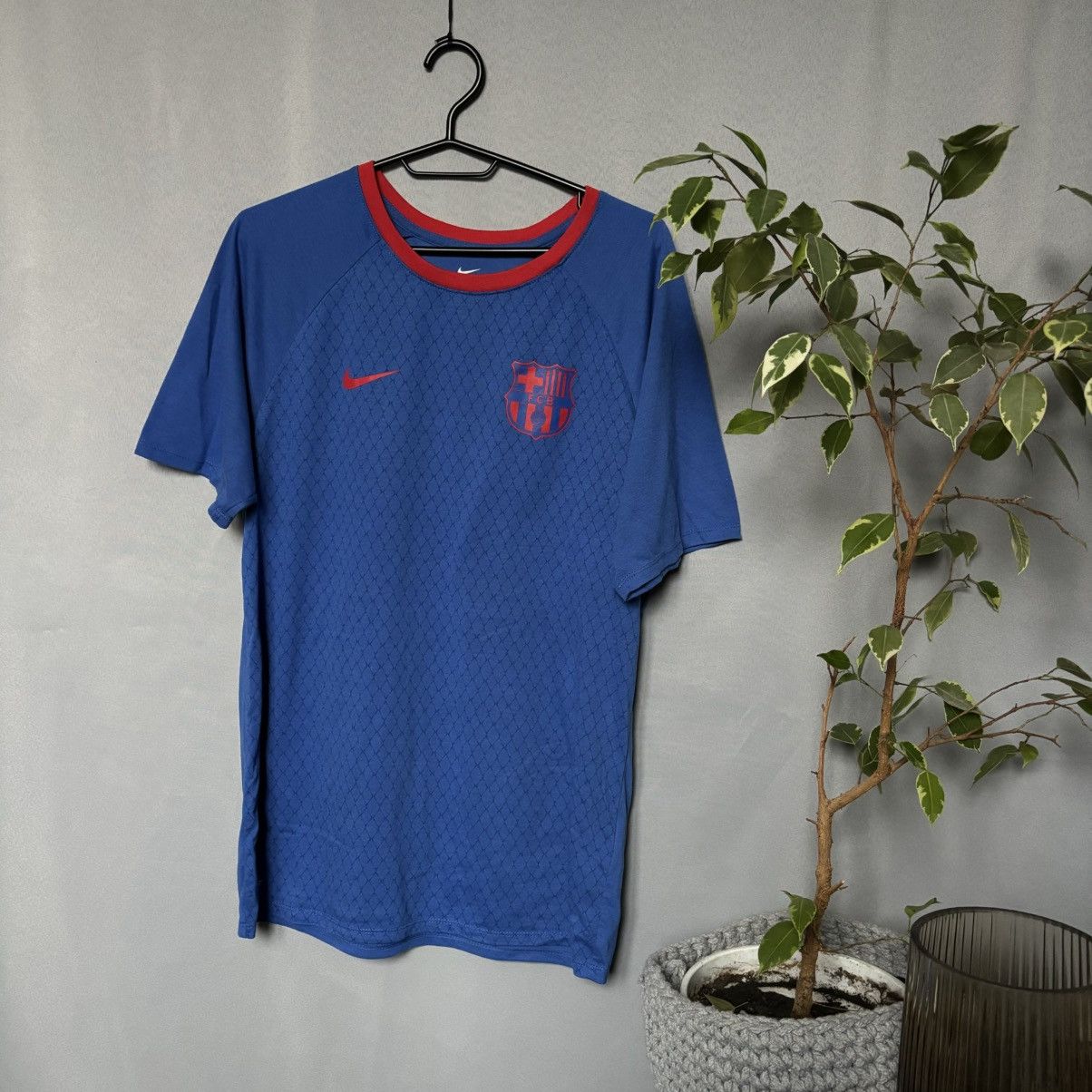 Nike Nike Tee FC Barselona medium blue sportswear Size US M / EU 48-50 / 2 - 1 Thumbnail