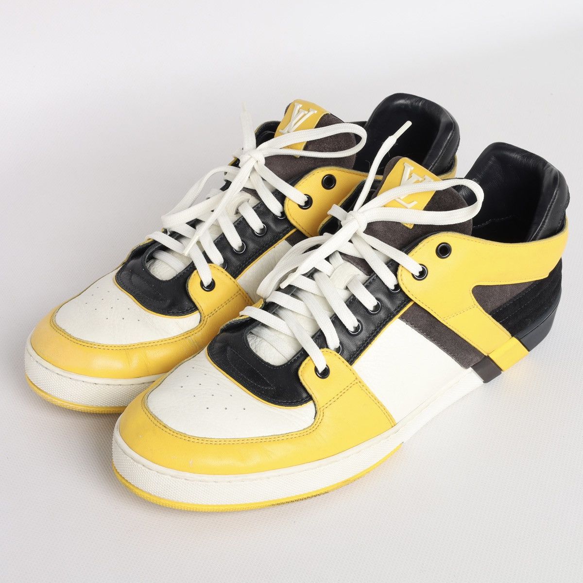 Louis Vuitton Louis Vuitton LV Trainers Yellow Black Ace Sneakers Leather Size US 9 / EU 42 - 13 Thumbnail