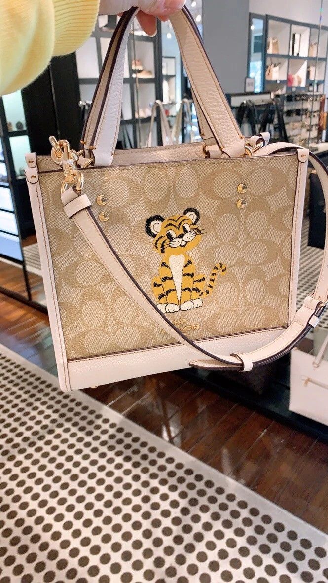 Coach Dempsey Tote Bag 22 In Signature Canvas With Tiger C7001 Size ONE SIZE - 2 Thumbnail