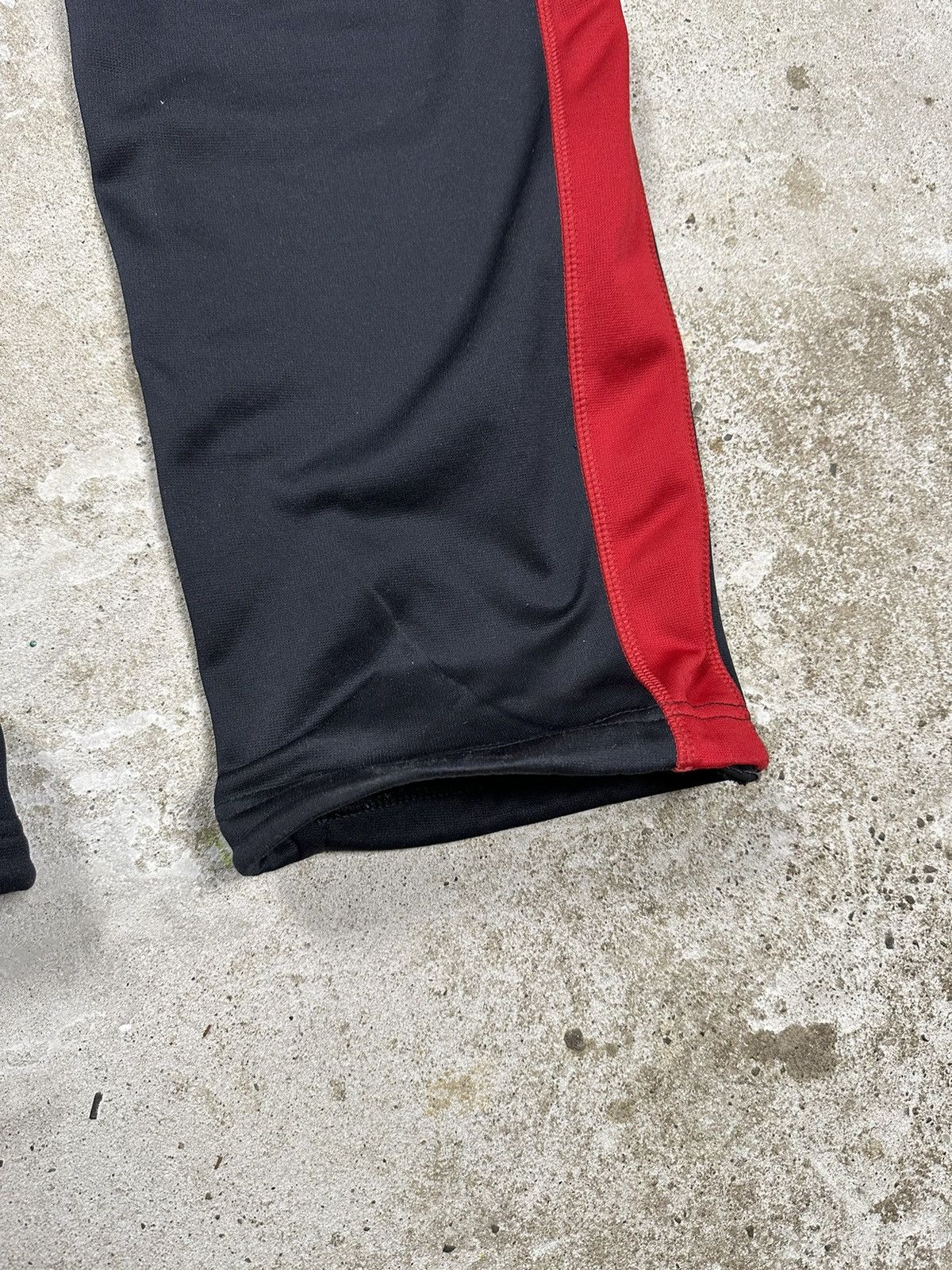 Nike ‼️ Vintage y2k Nike Black Track Pants Swoosh Therma Fit Strip Size US 32 / EU 48 - 8 Thumbnail
