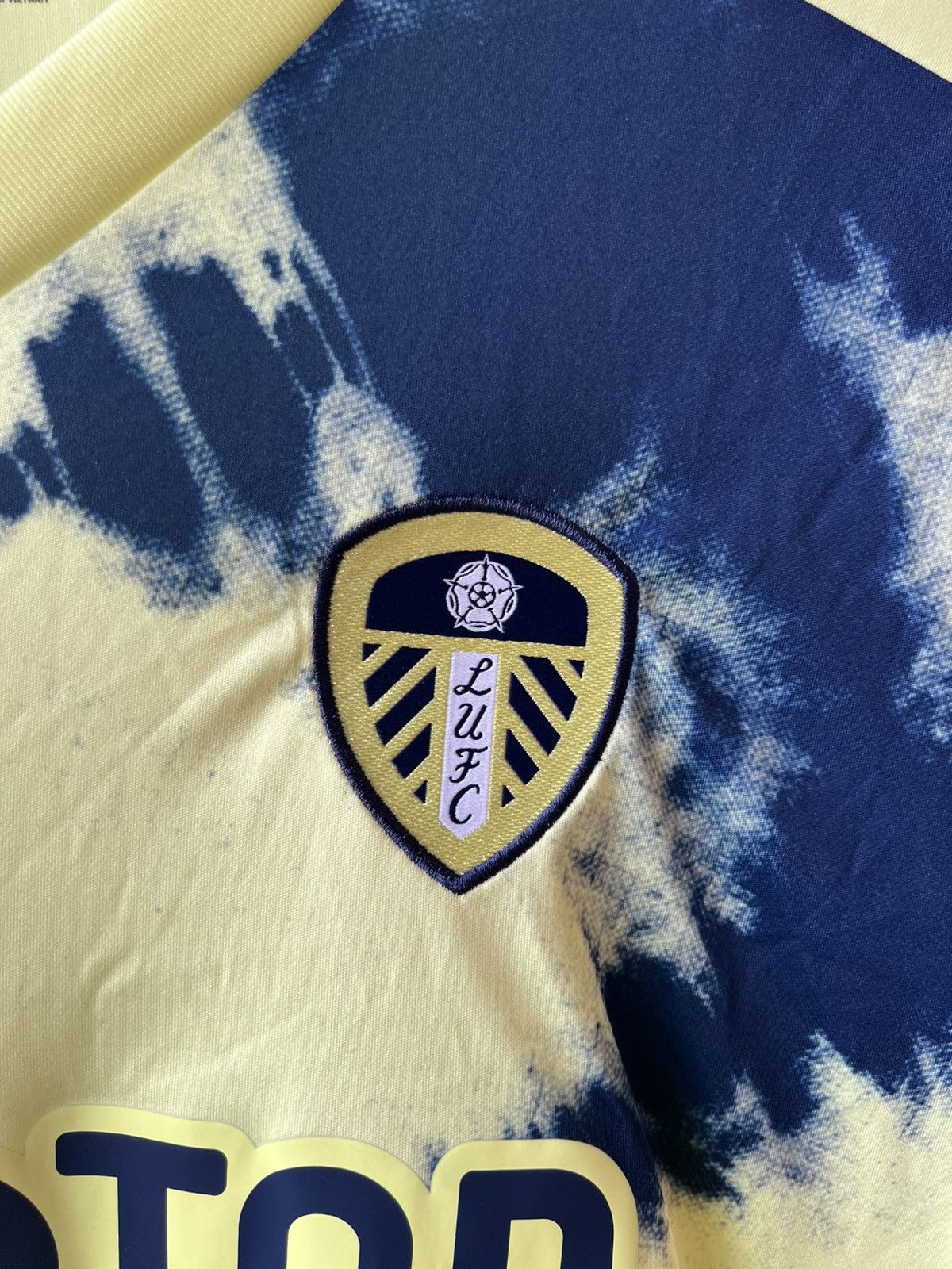 Adidas 2022/23 LEEDS UNITED AWAY SOCCER JERSEY FOOTBALL SHIRT Size US XL / EU 56 / 4 - 8 Thumbnail
