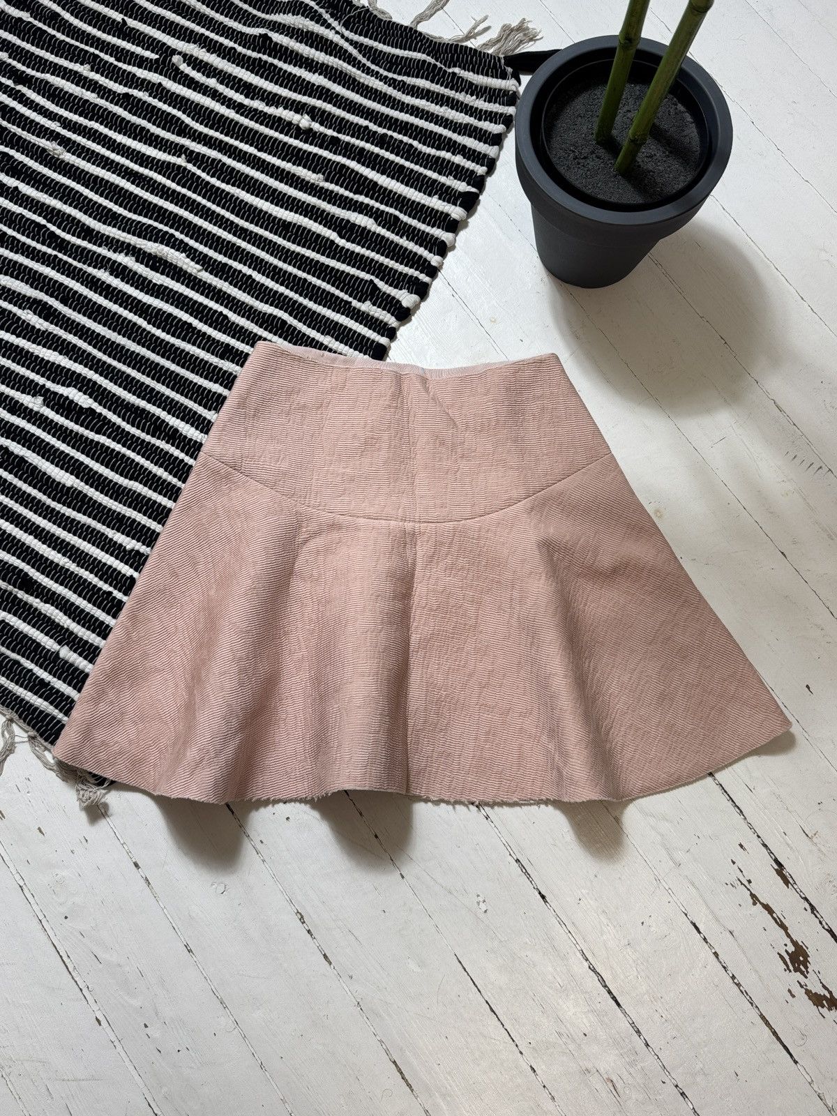Sandro VINTAGE SANDRO CUTE 2000s PINK MINI SKIRT Size 28" / US 6 / IT 42 - 1 Thumbnail