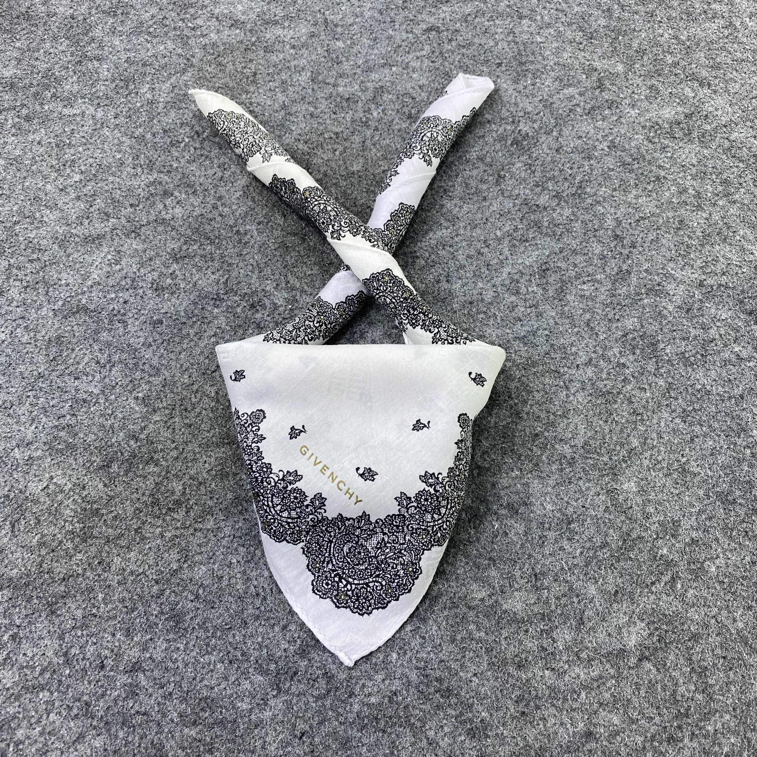 Givenchy Givenchy Handkerchief / Bandana / Neckerchief-B2116 Size ONE SIZE - 2 Thumbnail