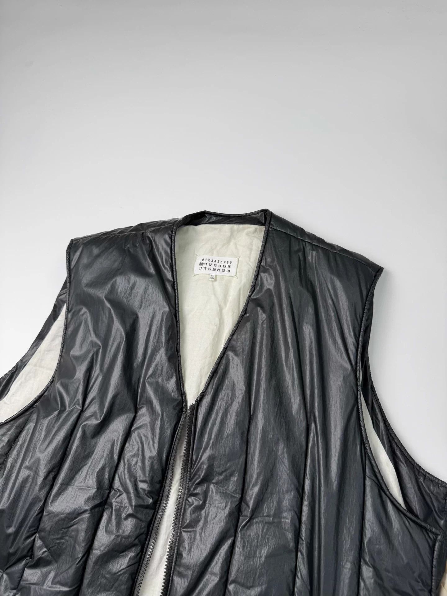 Maison Margiela Maison Margiela Black Down Vest - Size 46 - Made in Italy Size US S / EU 44-46 / 1 - 3 Thumbnail