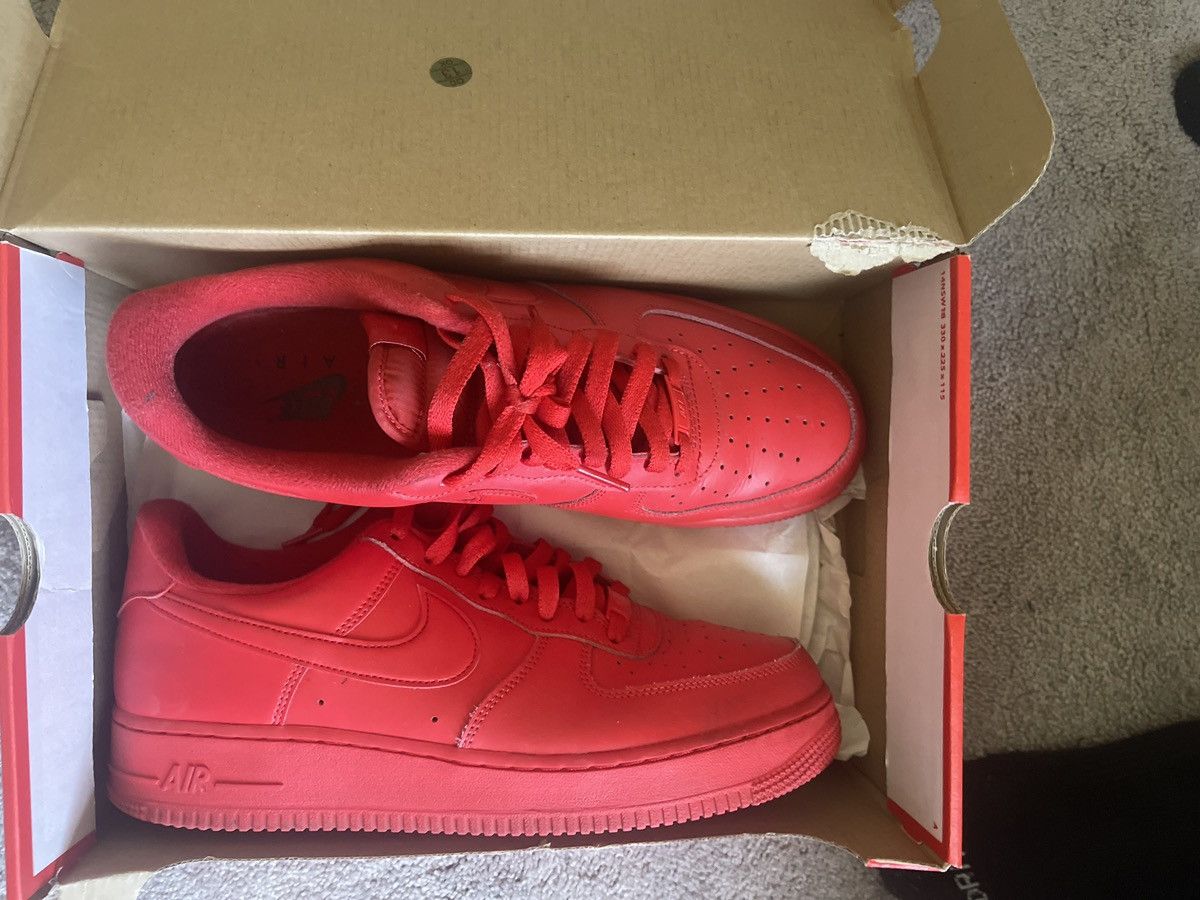 Nike Low top red Air Force 1s Size US 10.5 / EU 43-44 - 5 Thumbnail