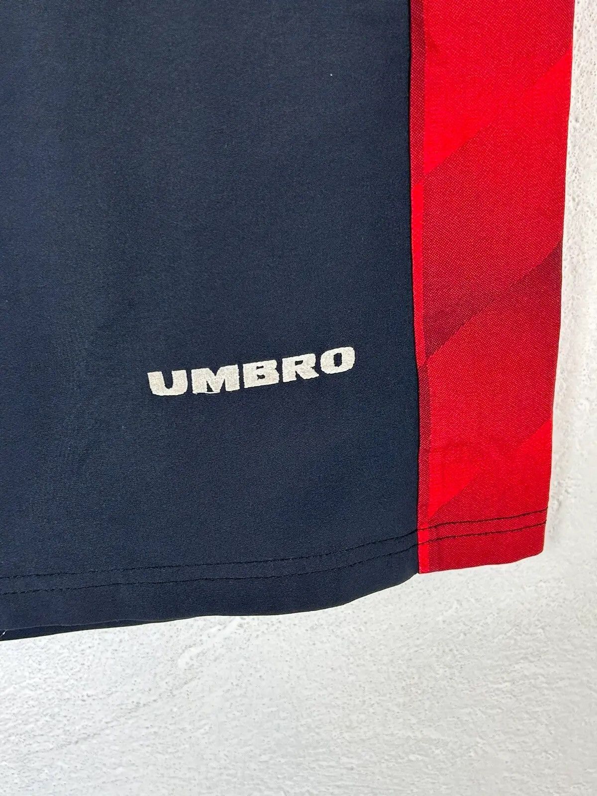 Umbro 90s Vintage Umbro Manchester United 1996/97/98 Home Shorts Size US 28 / EU 44 - 2 Thumbnail
