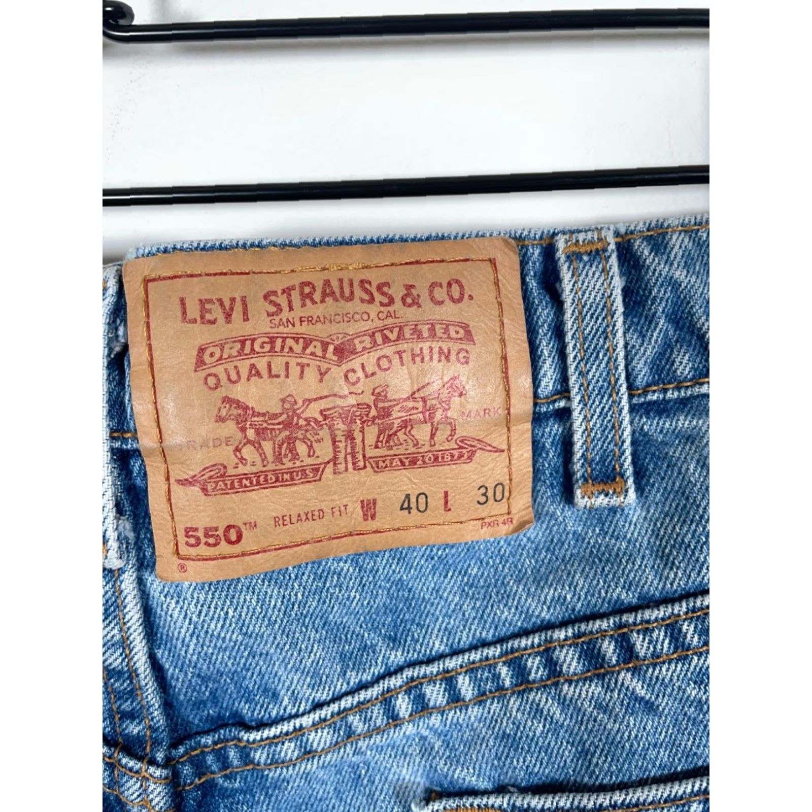 Levi's VINTAGE Levi's 550 Jeans Mens 38 x 29 Blue Denim 90s Retro Relaxed Fit 40/30 Batwing Tag Size US 38 / EU 54 - 5 Thumbnail