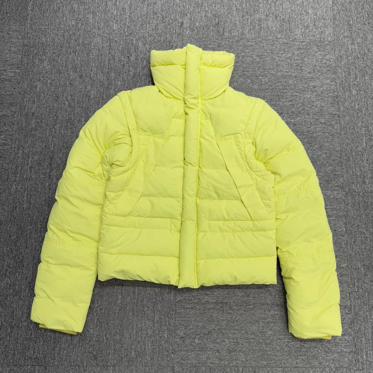 Louis Vuitton louis vuitton yellow down jacket Size US L / EU 52-54 / 3 - 1 Thumbnail