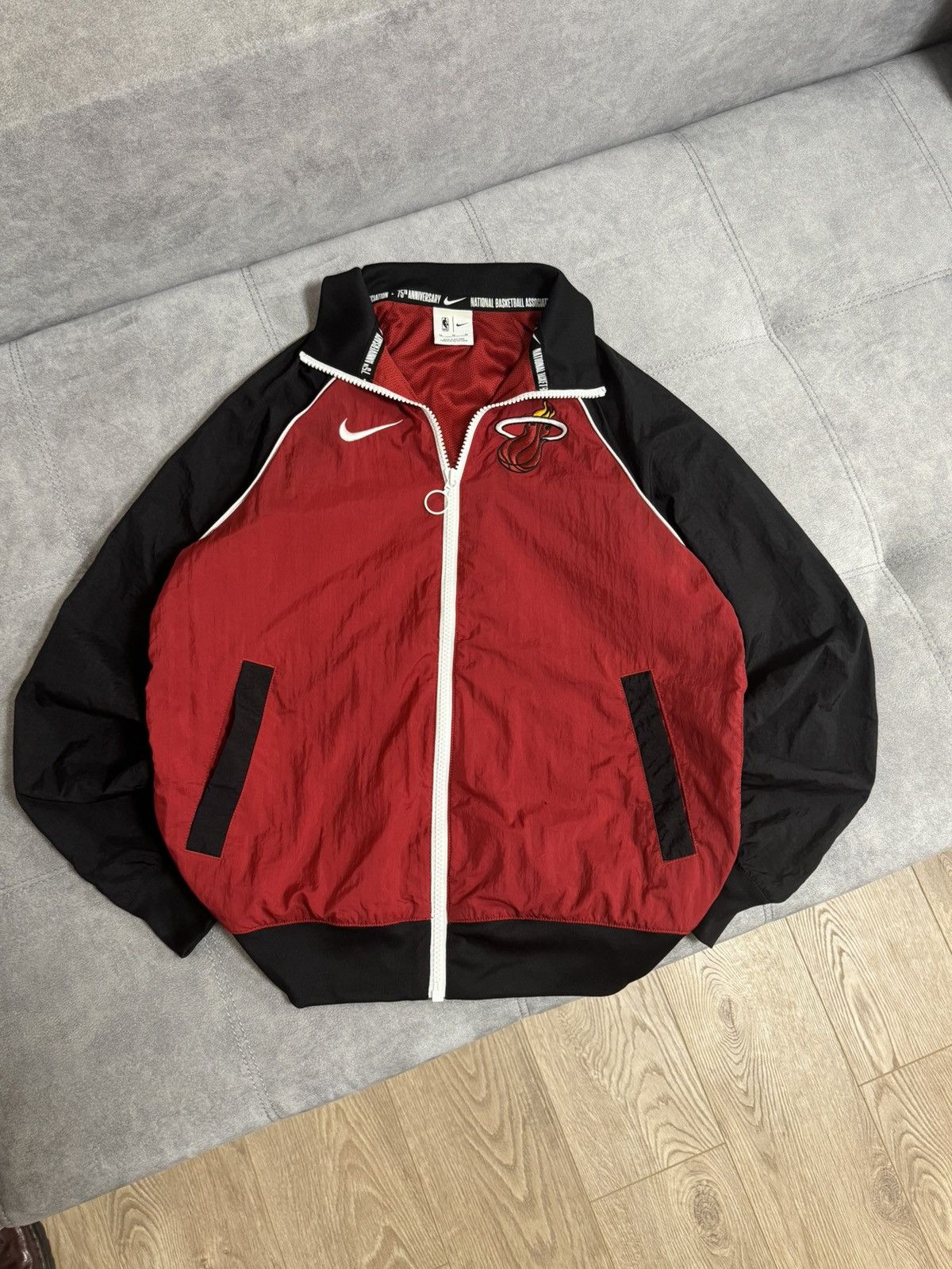 NBA Nike nylon Miami Heat nylon jacket hoodie Size US M / EU 48-50 / 2 - 2 Thumbnail