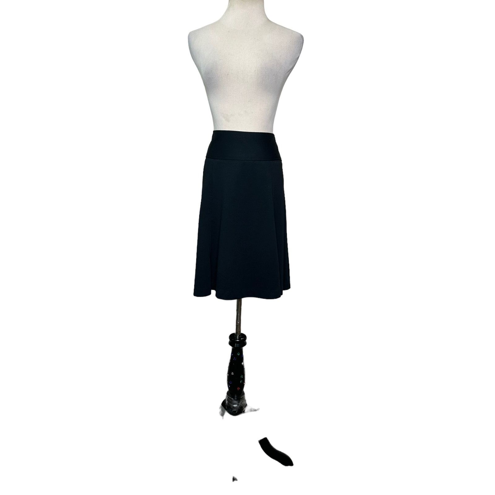 Ann Taylor Ann Taylor black a line mini skirt size 4 Size 27" / US 4 / IT 40 - 1 Thumbnail
