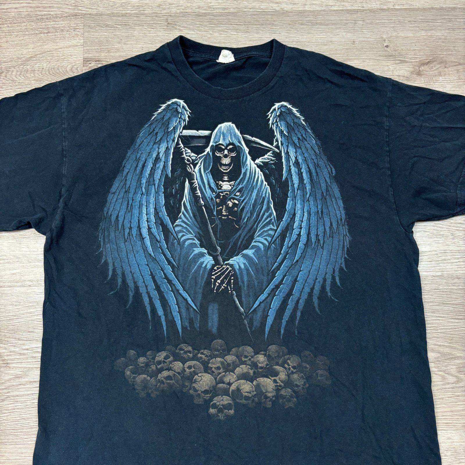 Gildan Angel of Death Skull Pile Shirt Men's XL Y2K Emo Goth Grunge Size US XL / EU 56 / 4 - 2 Thumbnail