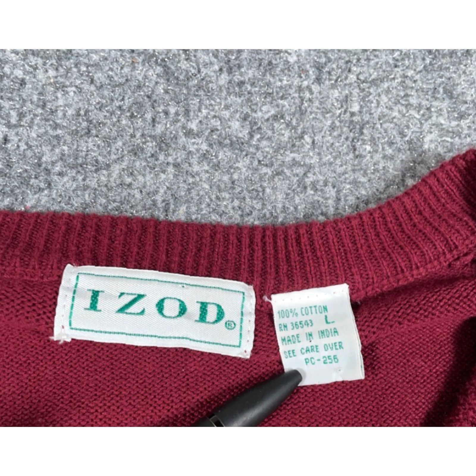 Izod VINTAGE 90s IZOD V-Neck Sweater Adult Large Dark Red Cotton Pullover Knit Mens Size US L / EU 52-54 / 3 - 3 Thumbnail