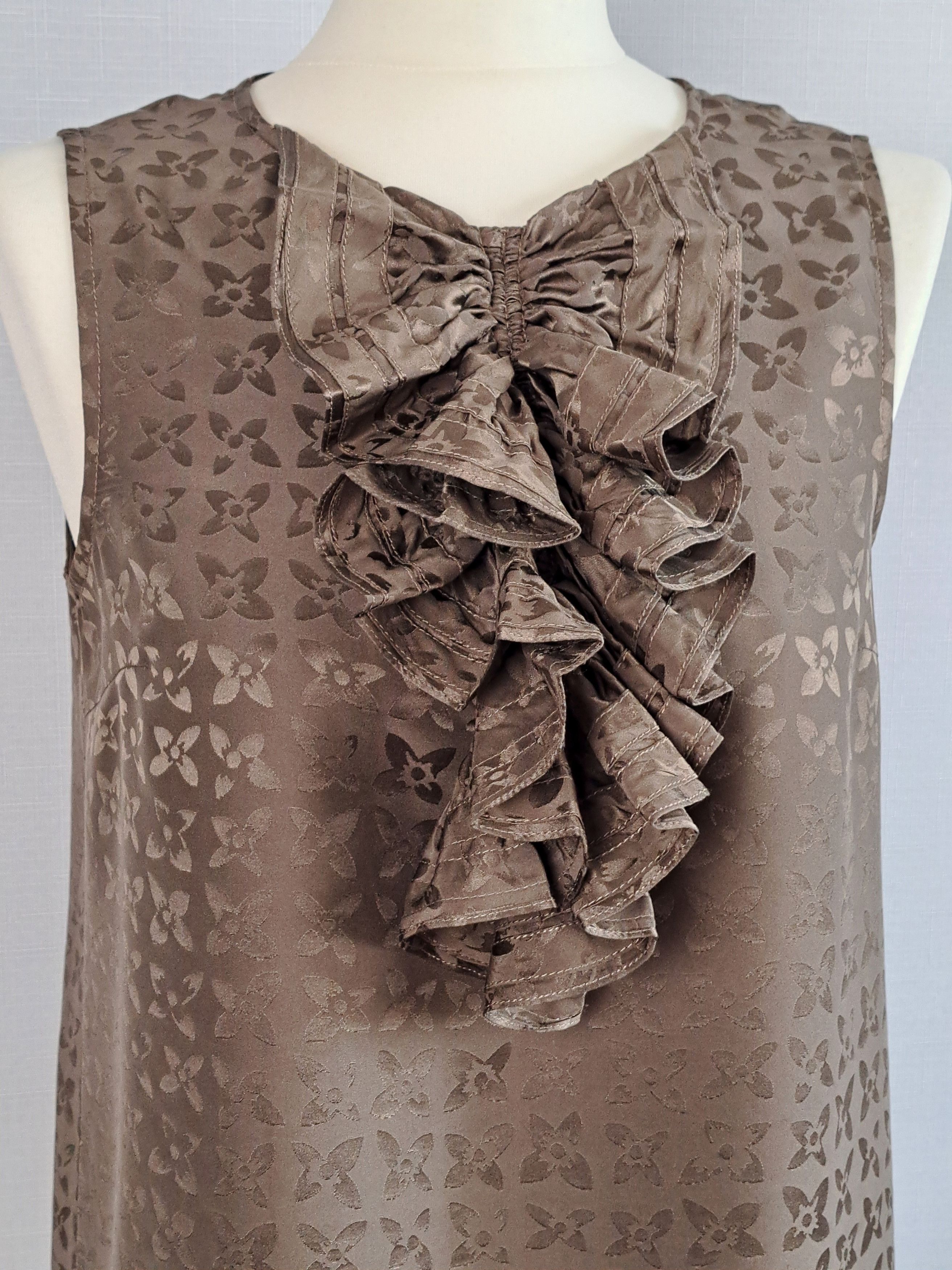 Marc by Marc Jacobs Marc by Marc Jacobs ruffle silk blouse. Size XS Size XS / US 0-2 / IT 36-38 - 2 Thumbnail