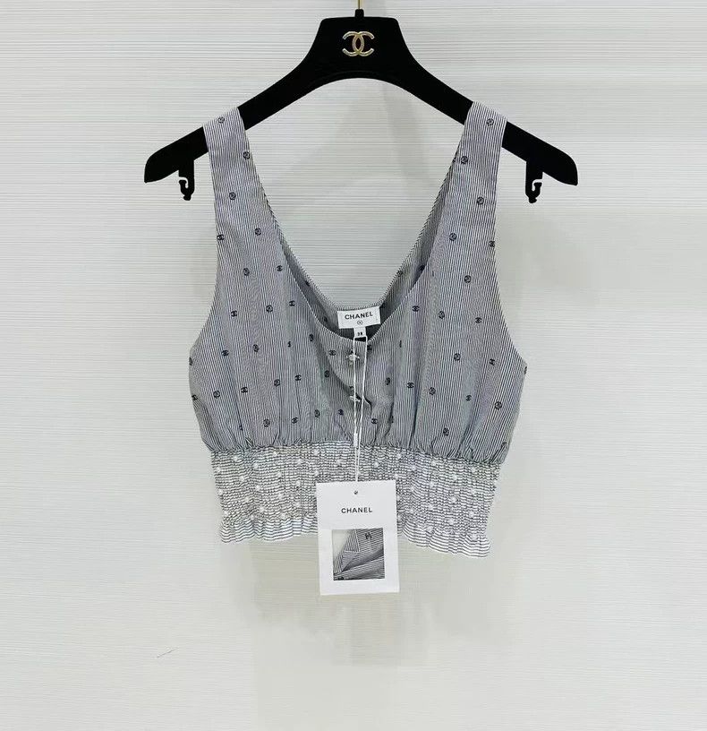 Chanel Chanel 24P gray pearl waist pleated suspender vest Size XS / US 0-2 / IT 36-38 - 1 Thumbnail