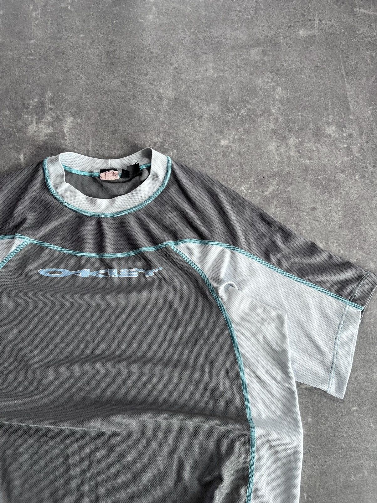Oakley 00s Oakley Vintage Big Cracked Logo Jersey Tee L Rare Size US L / EU 52-54 / 3 - 6 Thumbnail