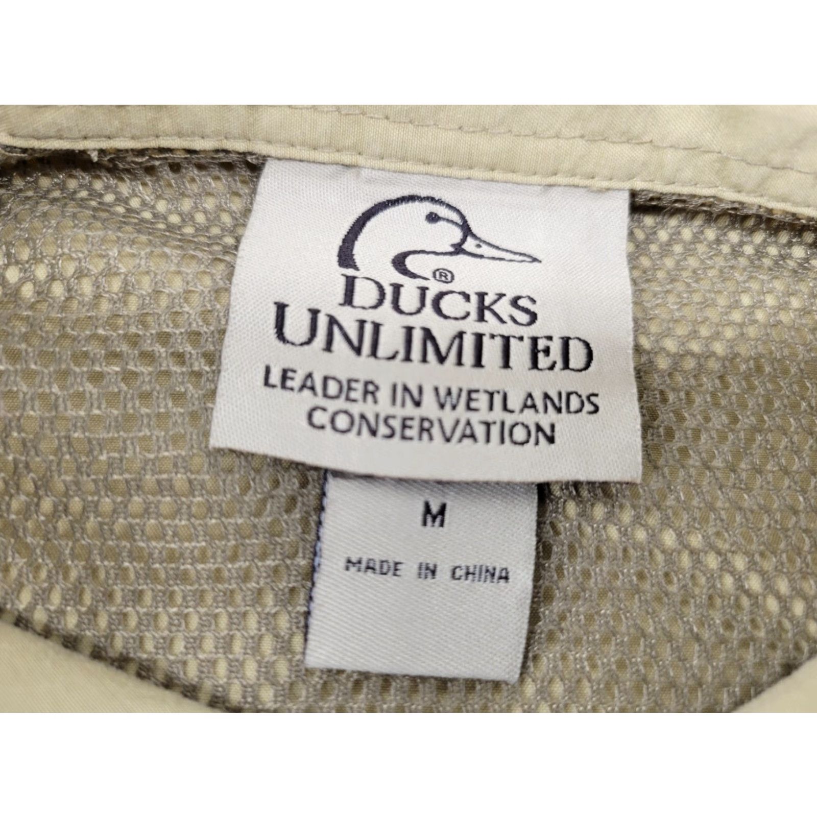 Vintage Ducks Unlimited Button-Up Shirt Mens M Tan Beige Cotton Nylon Vented Pockets Embroidered Fishing Beach Outdoor Nautical 90s? Size US M / EU 48-50 / 2 - 8 Thumbnail