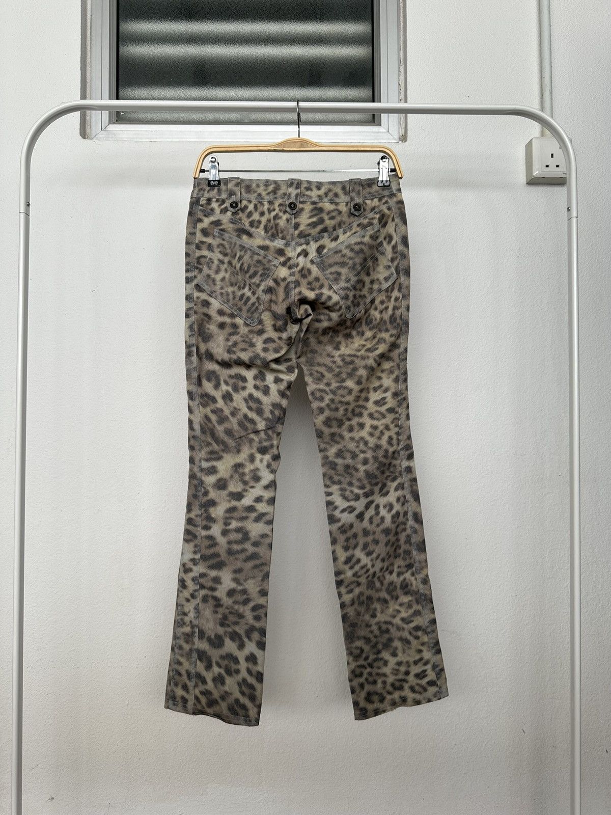 5351 POUR LES HOMMES 00's Abahouse Devinette leopard overprinted pant Size US 29 - 13 Thumbnail