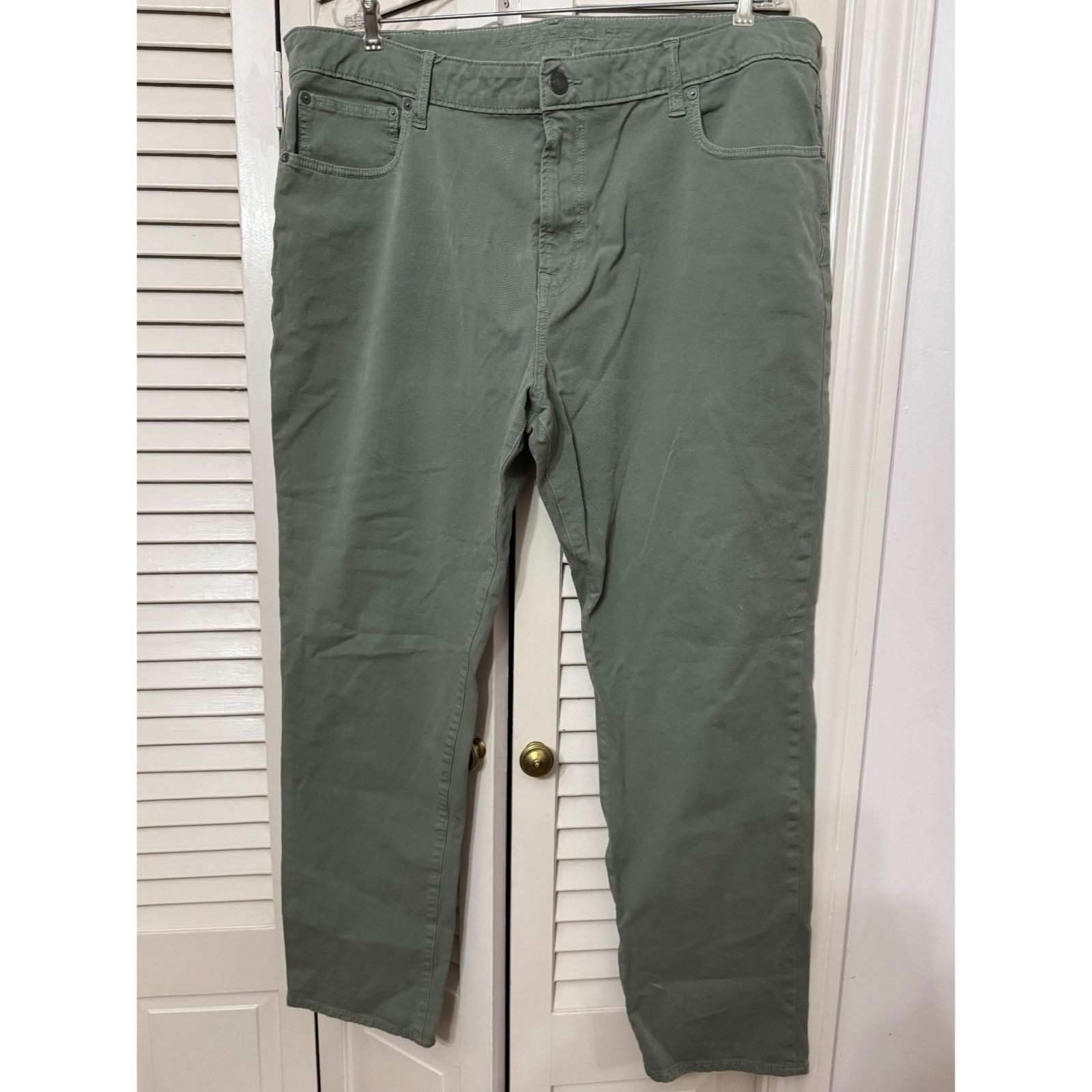 American Eagle Outfitters American Eagle Outfitters men's slim chino pants 40 X 32 ext Size US 40 / EU 56 - 2 Thumbnail