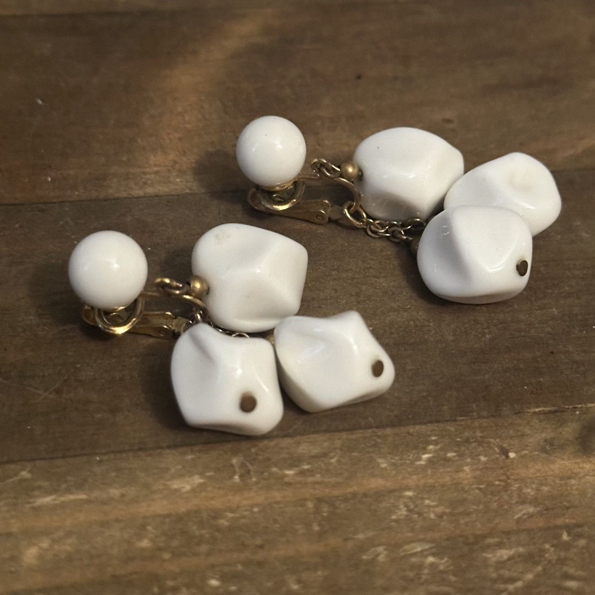 Vintage Vintage Trifari white lucite clip on dangle earrings Size ONE SIZE - 2 Thumbnail