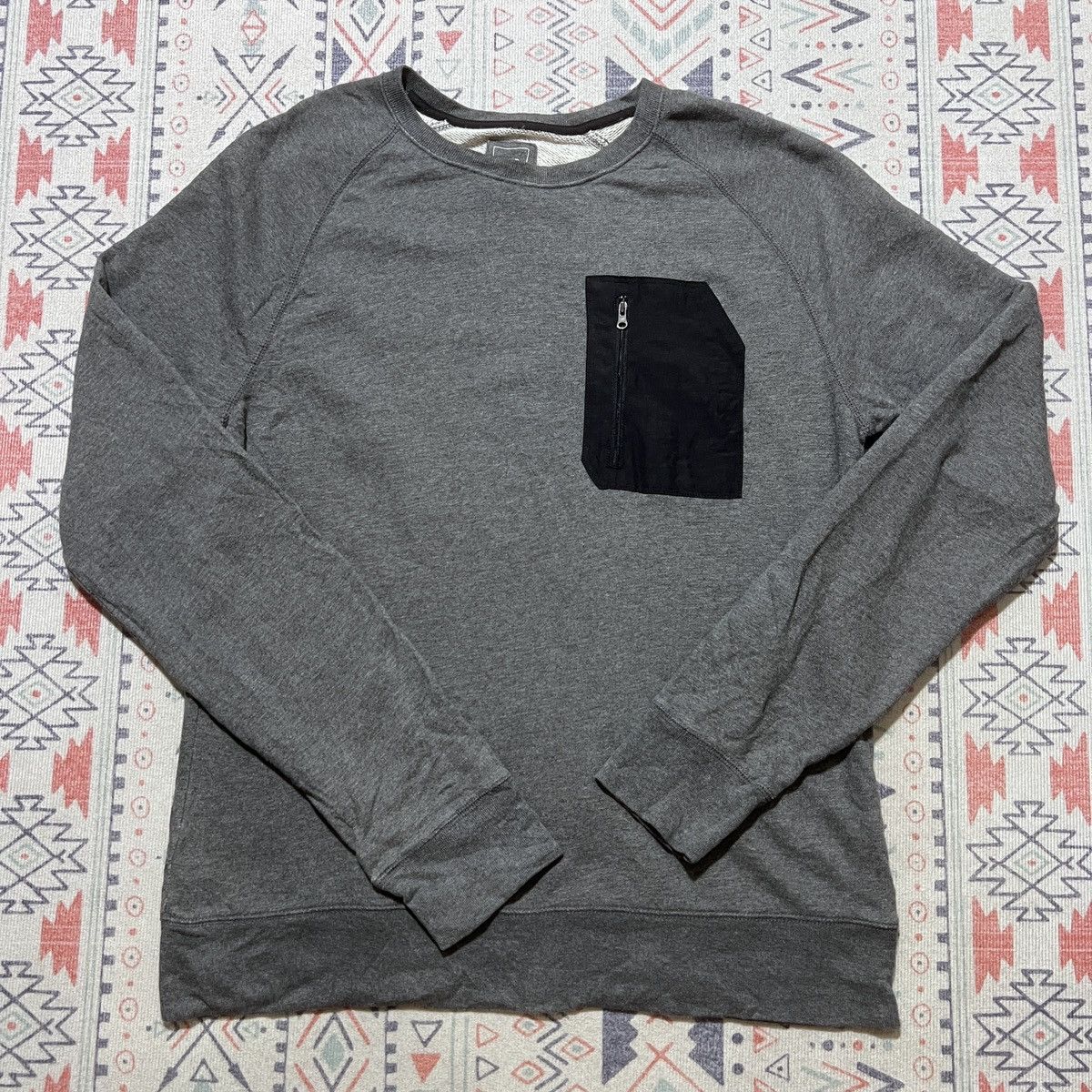Gap GAP SWEATSHIRT POCKET STYLE COOGI Size US L / EU 52-54 / 3 - 1 Thumbnail