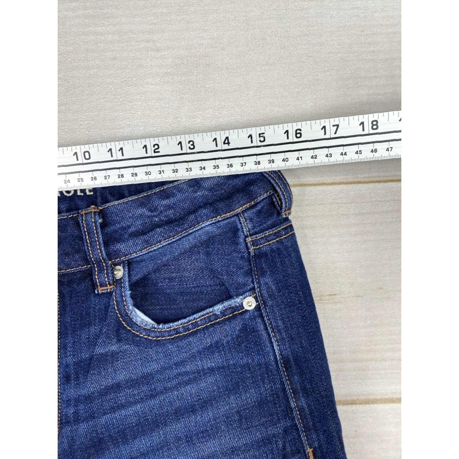 American Eagle Outfitters American Eagle Jeans Womens Capri 4R Blue Distressed Cut Off Tomgirl Button Fly Size 27" / US 4 / IT 40 - 5 Thumbnail