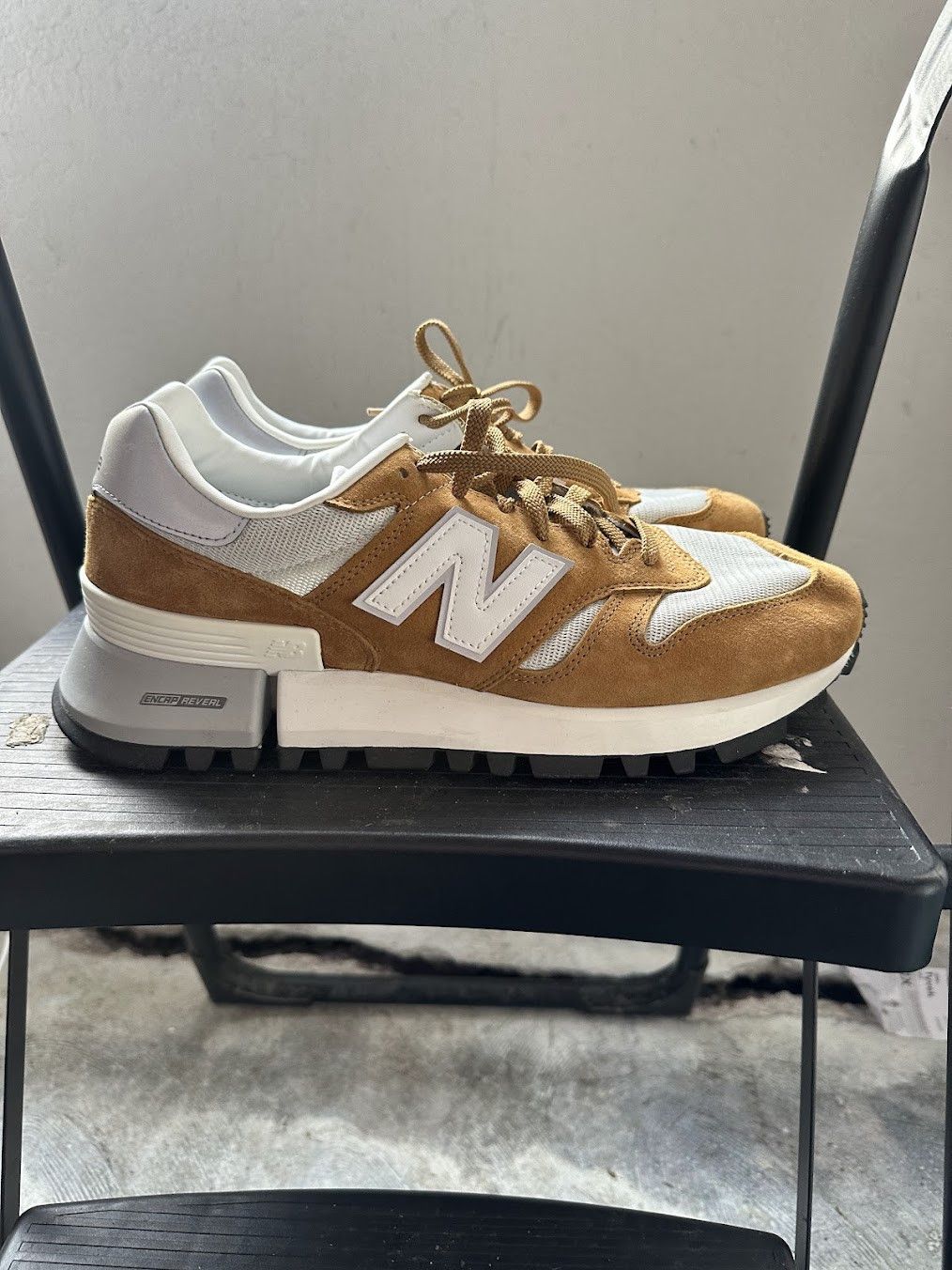 New Balance Tokyo Design Studio mixed materials sneaker Size US 11 / EU 44 - 1 Thumbnail