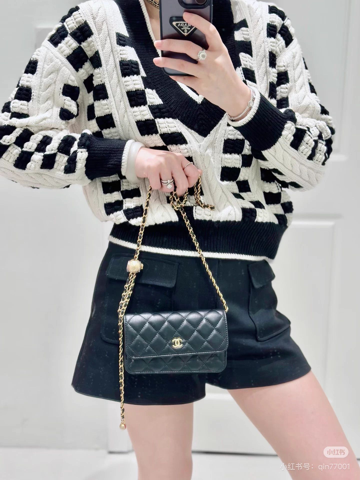 Chanel Chanel 23C B&W V-neck Mosaic Racing Check Pullover 36 Size XS / US 0-2 / IT 36-38 - 8 Thumbnail
