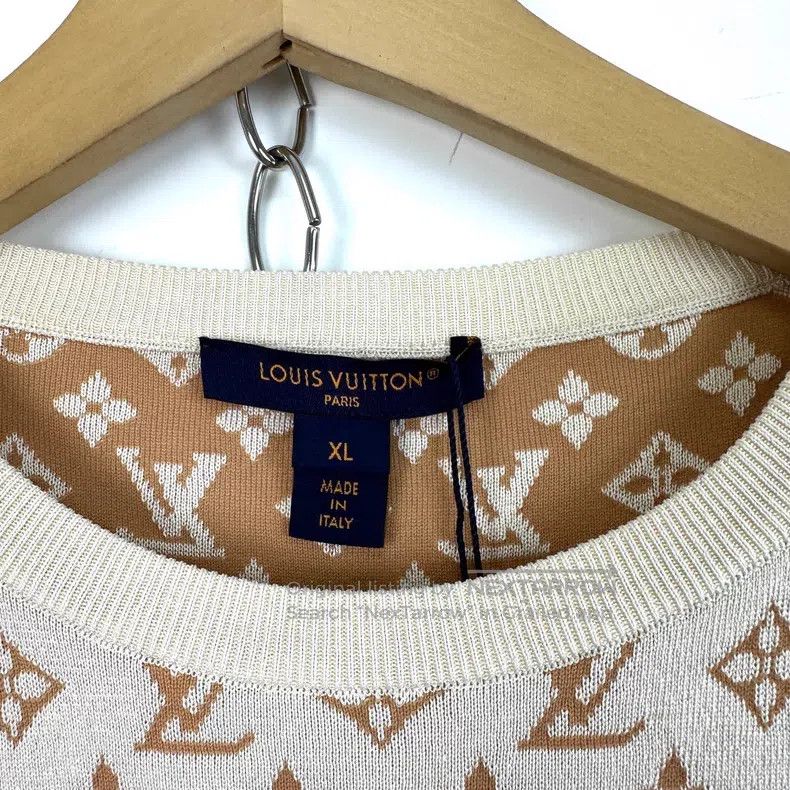 Louis Vuitton Louis Vuitton Engraved logo mulberry silk round neck T-shi Size US XL / EU 56 / 4 - 4 Thumbnail