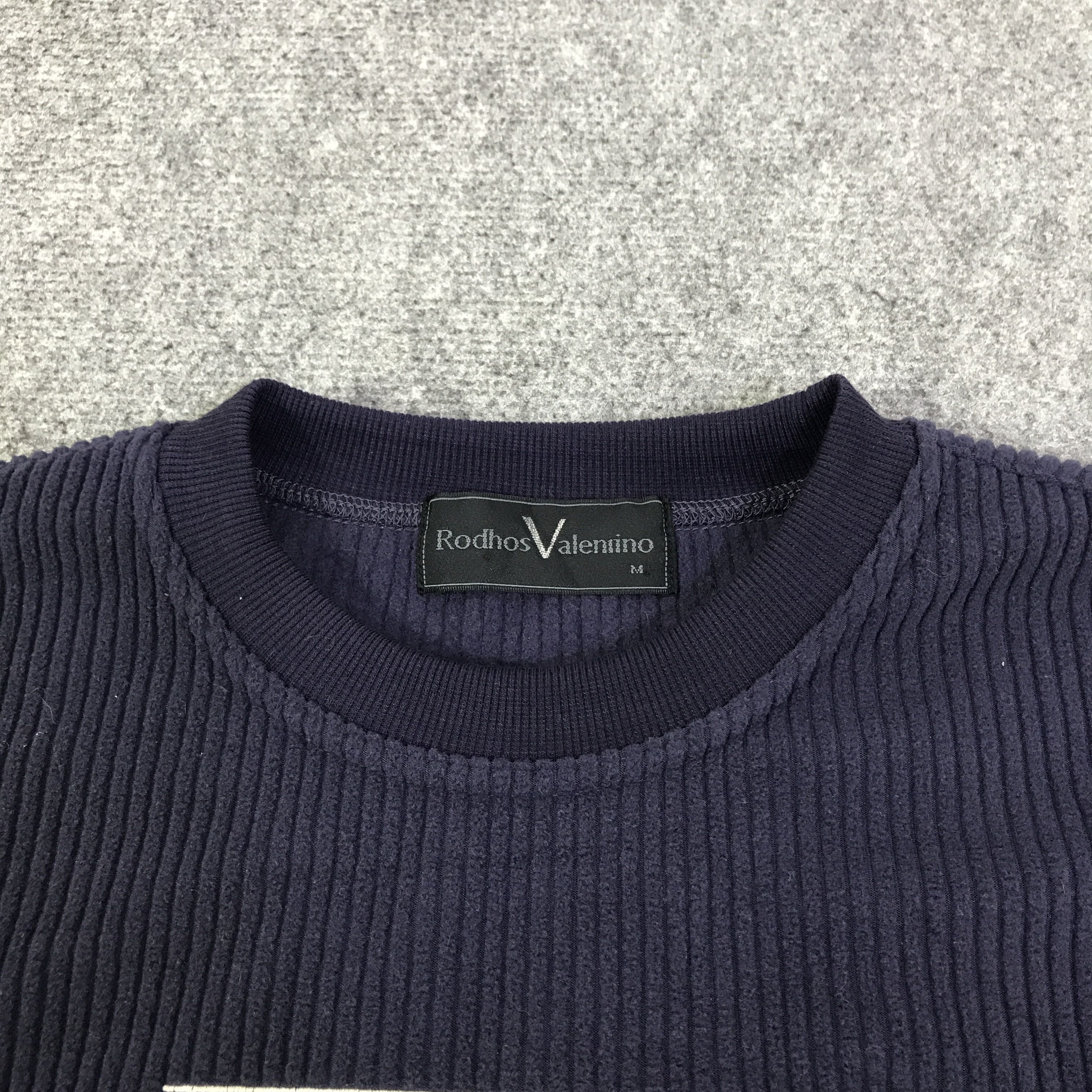 Japanese Brand rodhos valenrino sweatshirt K114B22 Size US M / EU 48-50 / 2 - 5 Thumbnail