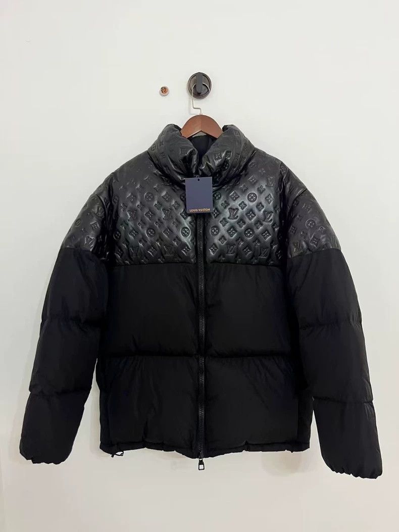 Louis Vuitton Louis Vuitton Black patchwork down jacket with full print Size US L / EU 52-54 / 3 - 1 Thumbnail