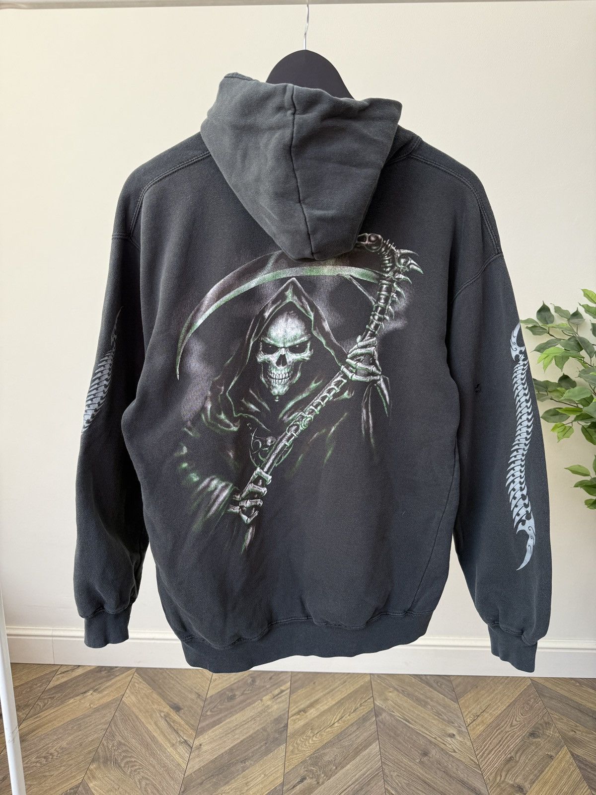 Vintage Vintage Gothic Skull Faded Distressed Y2K Rare Hoodie Size US S / EU 44-46 / 1 - 1 Thumbnail