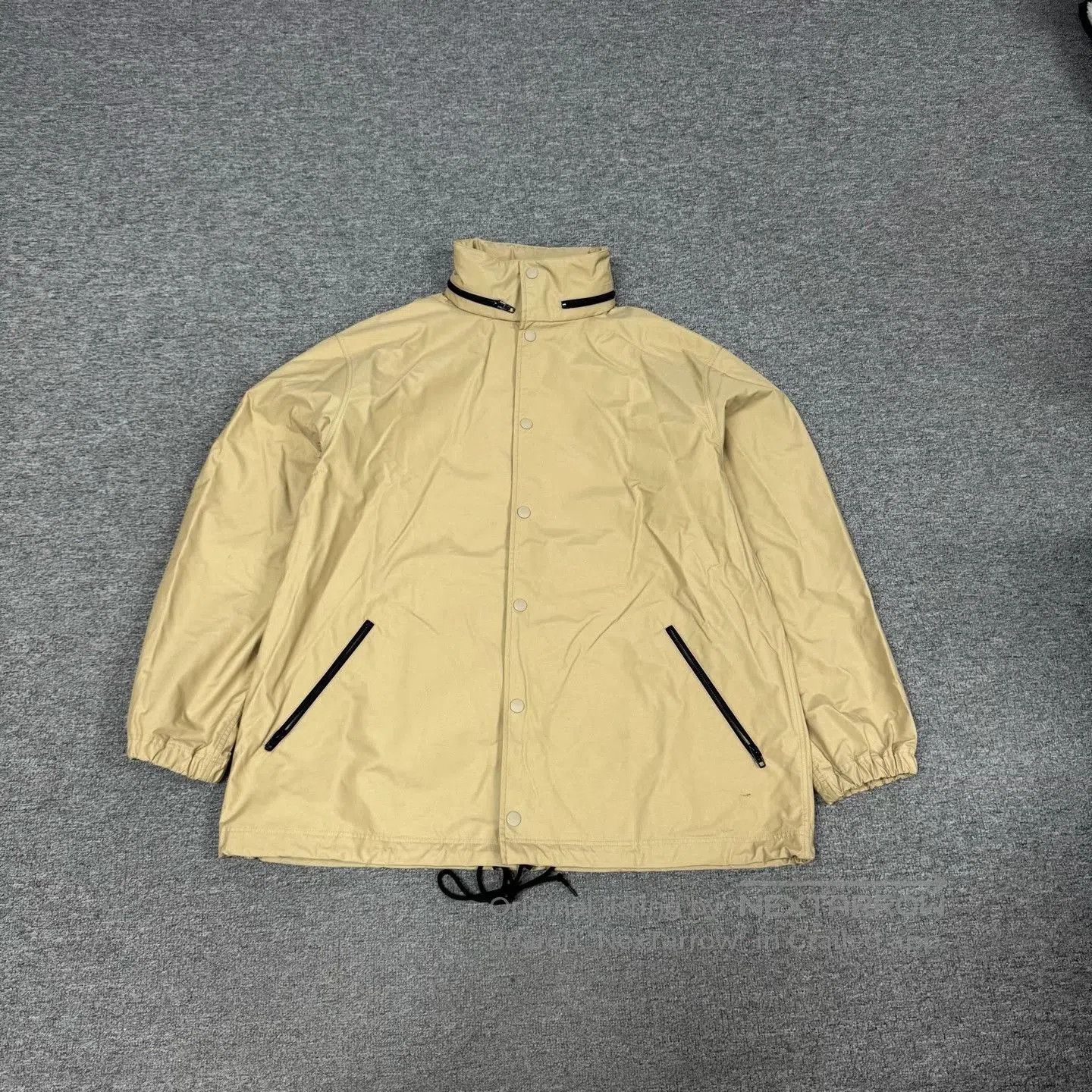 Balenciaga Balenciaga Oversized Back Logo Windbreaker. Size XS / US 0-2 / IT 36-38 - 2 Thumbnail