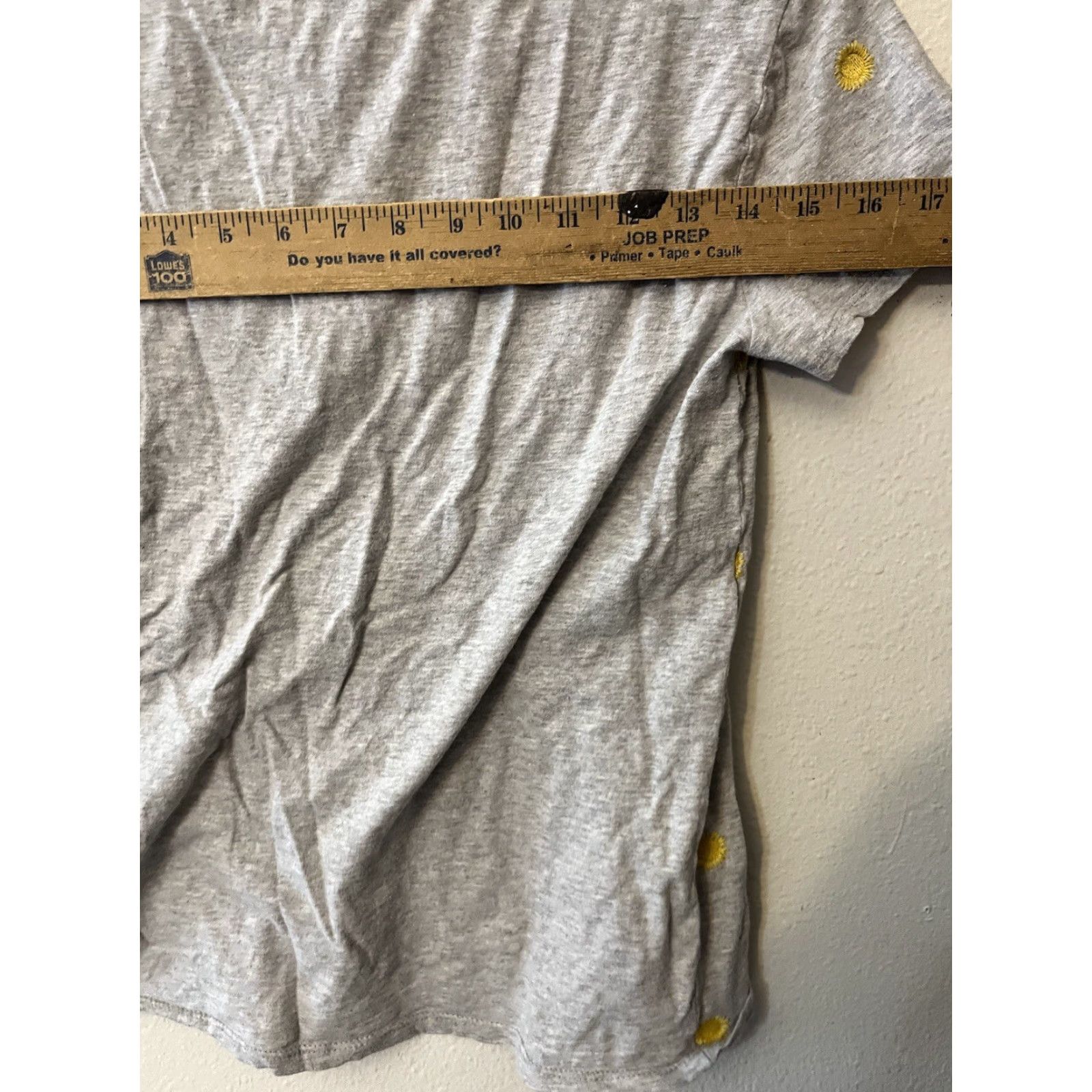 Lucky Brand Lucky Brand Gray Daisy Embroidered Short Sleeve T-Shirt Womens Size S Size S / US 4 / IT 40 - 5 Thumbnail