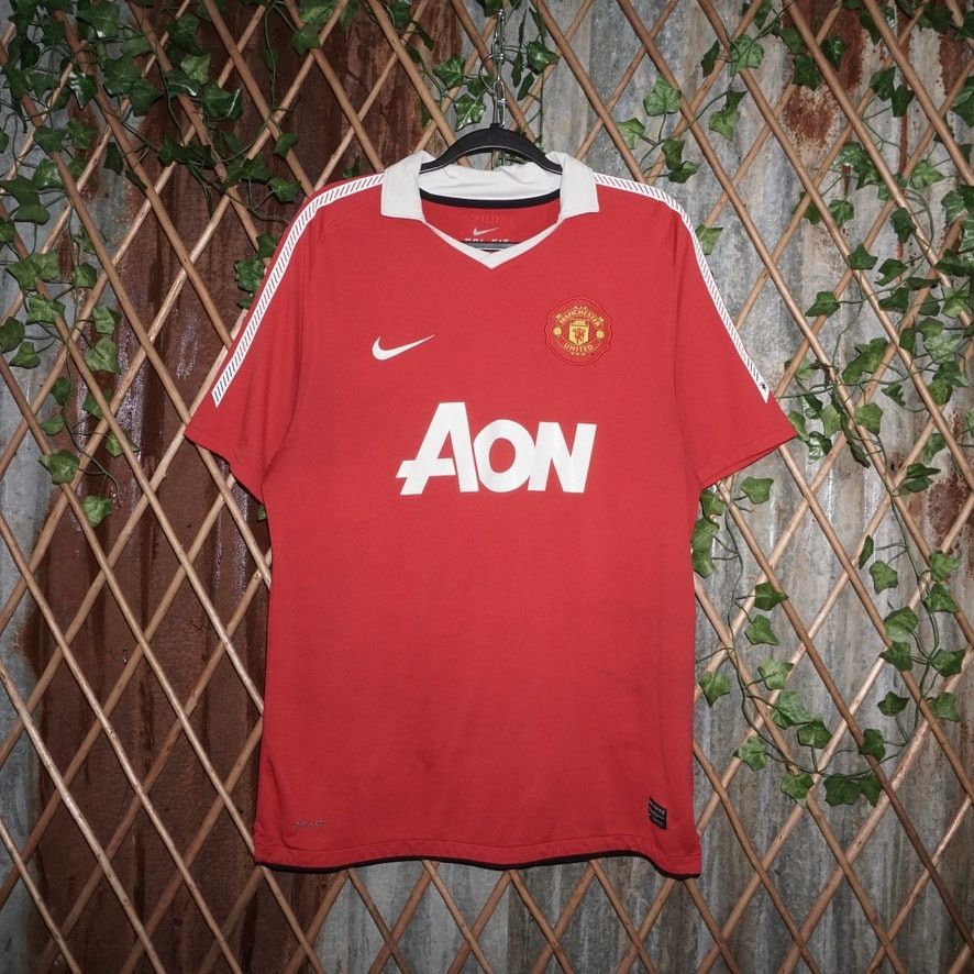Nike Large - Vintage Y2K Nike Manchester United UK soccer jersey Size US L / EU 52-54 / 3 - 1 Thumbnail