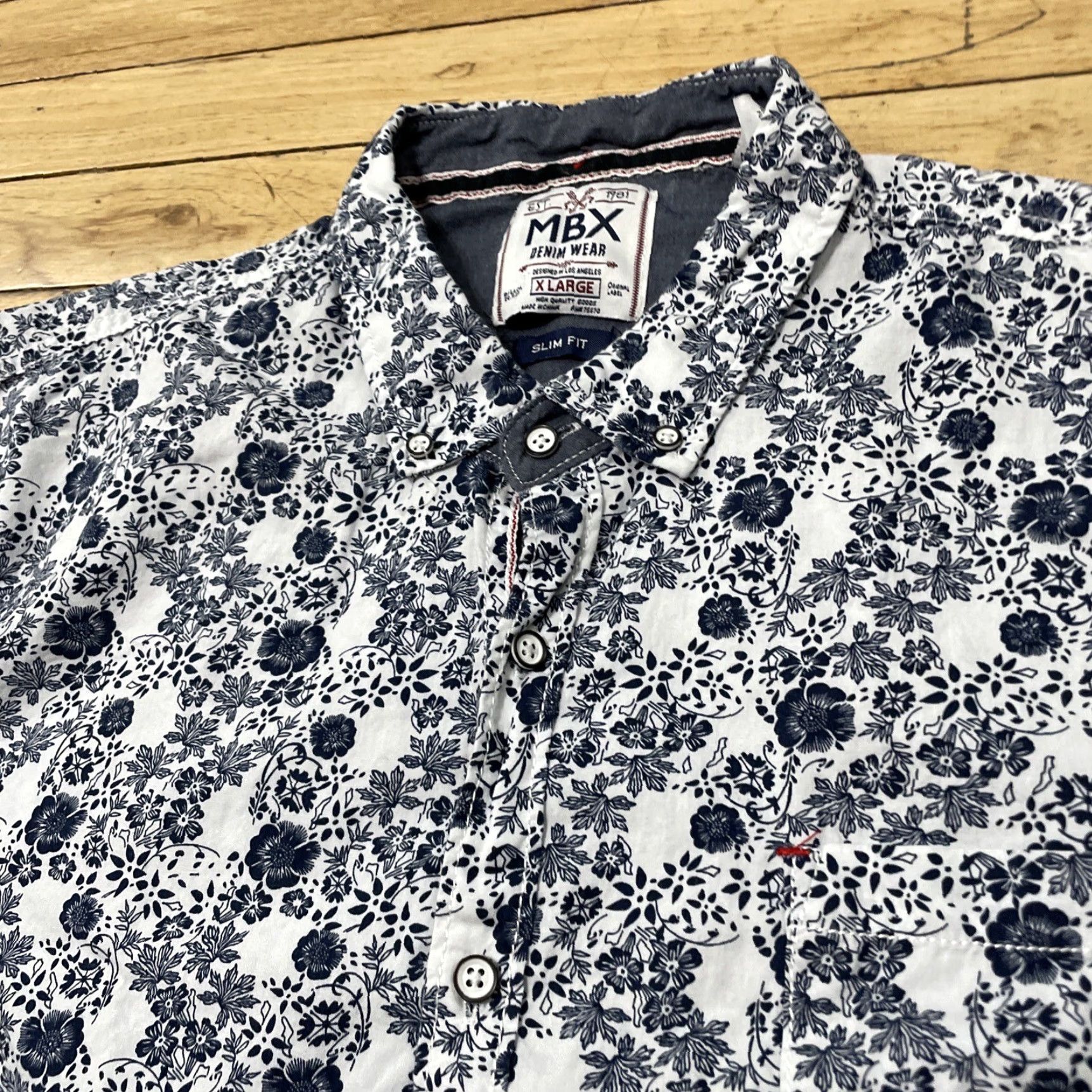 ALOHAS MBX DENIM WEAR Men's Shirt XL Slim Floral Blue White Button Up Red Trim Button-Up Short Sleeve Collared Denim Cotton Casual Modern Colorful 90s? Size US XL / EU 56 / 4 - 6 Thumbnail