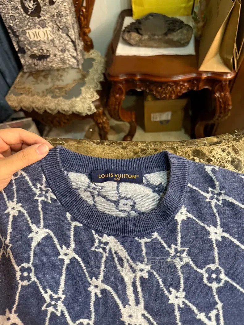 Louis Vuitton Louis Vuitton short sleeves Size US M / EU 48-50 / 2 - 3 Thumbnail