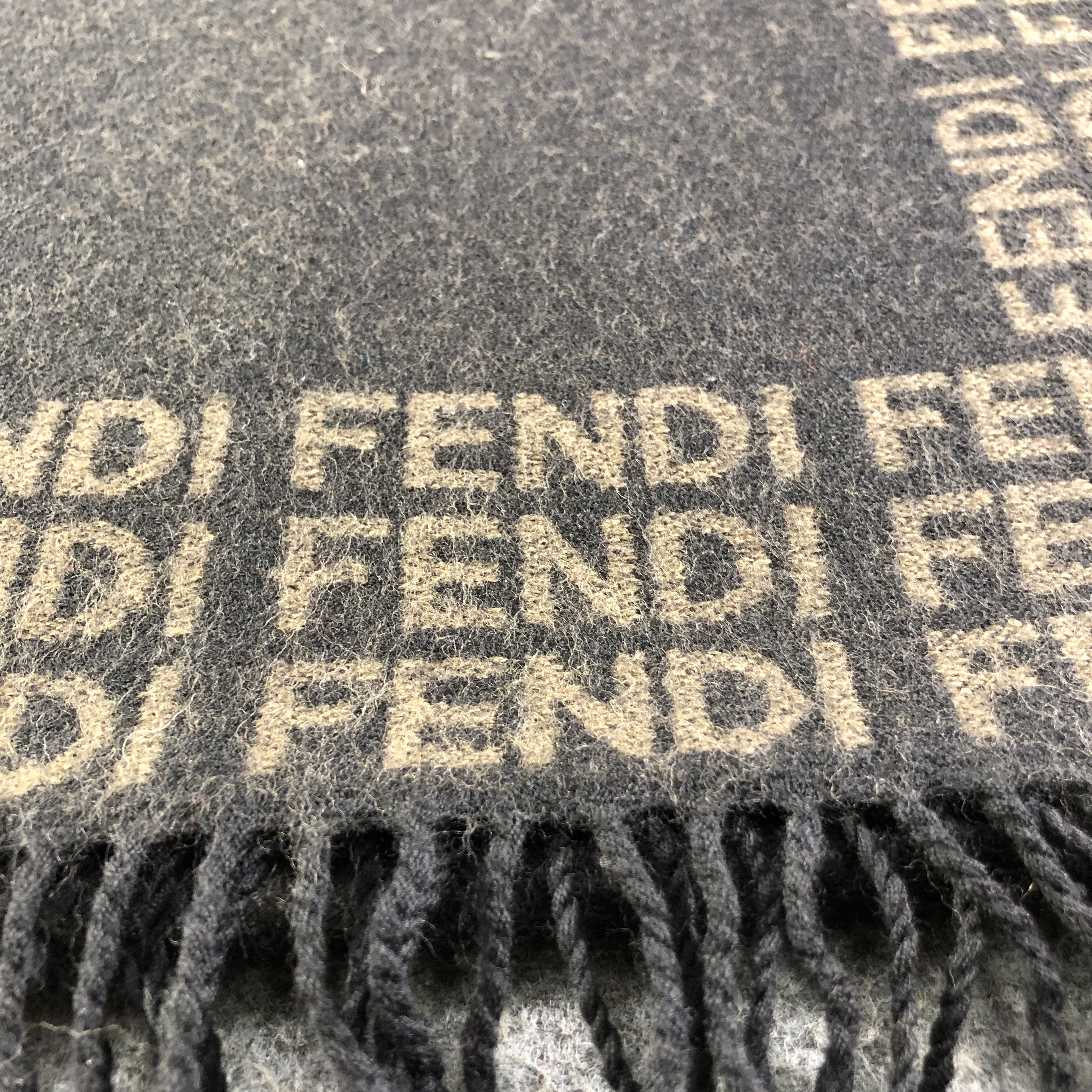 Fendi Fendi Wool Scarf Muffler V1735 Size ONE SIZE - 5 Thumbnail