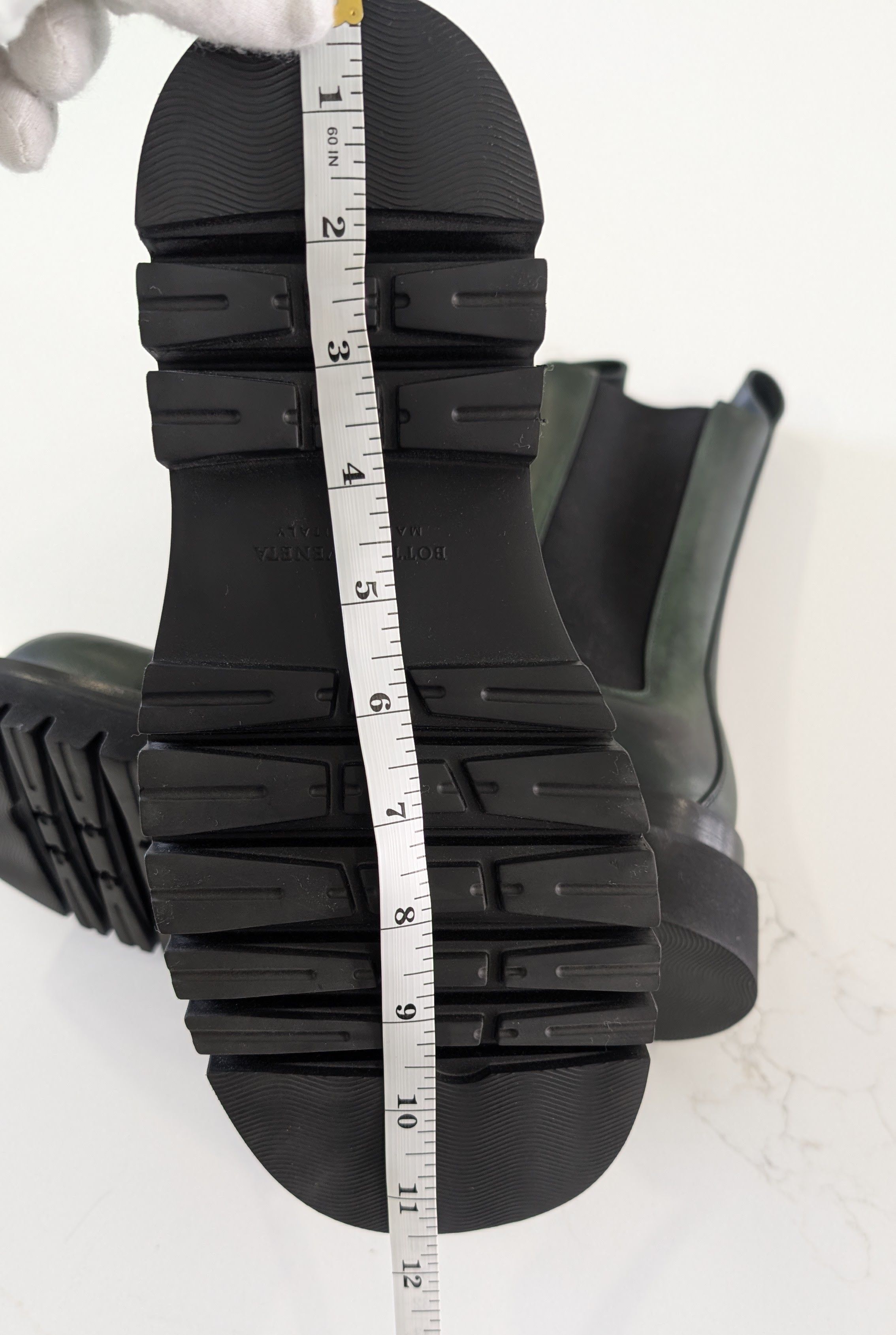 Bottega Veneta Bottega Veneta Lug Black Leather Chelsea Boots IT 37.5 Size US 7.5 / IT 37.5 - 10 Thumbnail