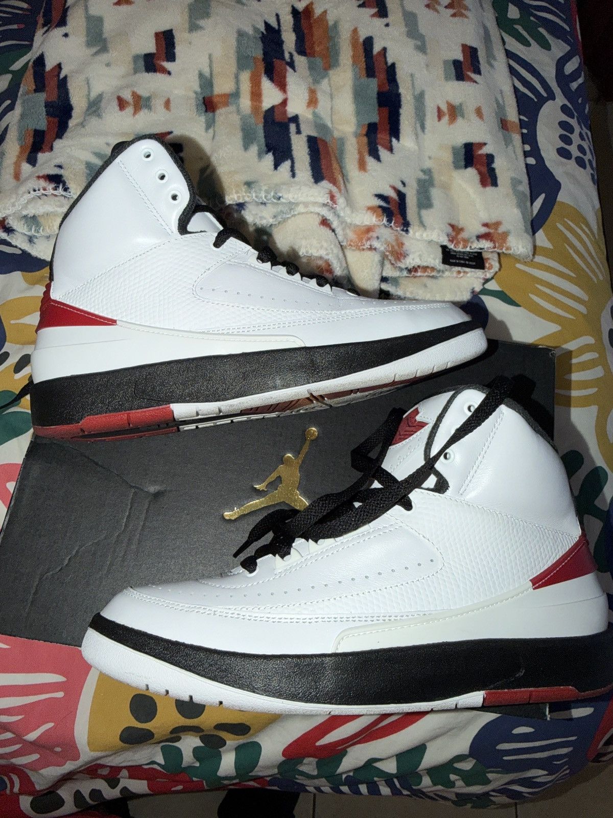 Jordan Brand Air Jordan 2 Retro ‘Chicago’ Size US 7 / EU 40 - 1 Thumbnail