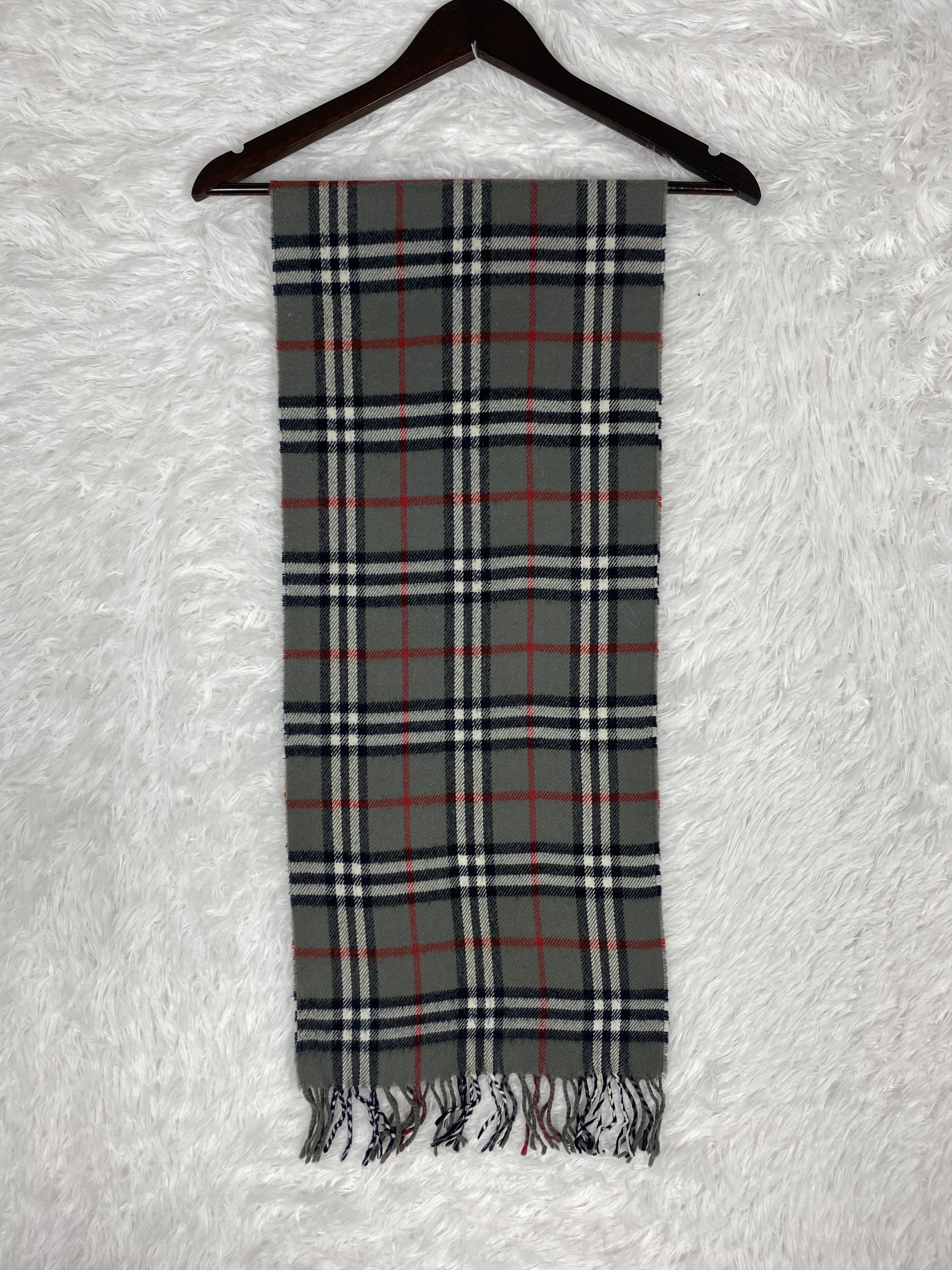 Burberry Vintage Burberry Scarf / Muffler Neckwear PM0017 Size ONE SIZE - 7 Thumbnail