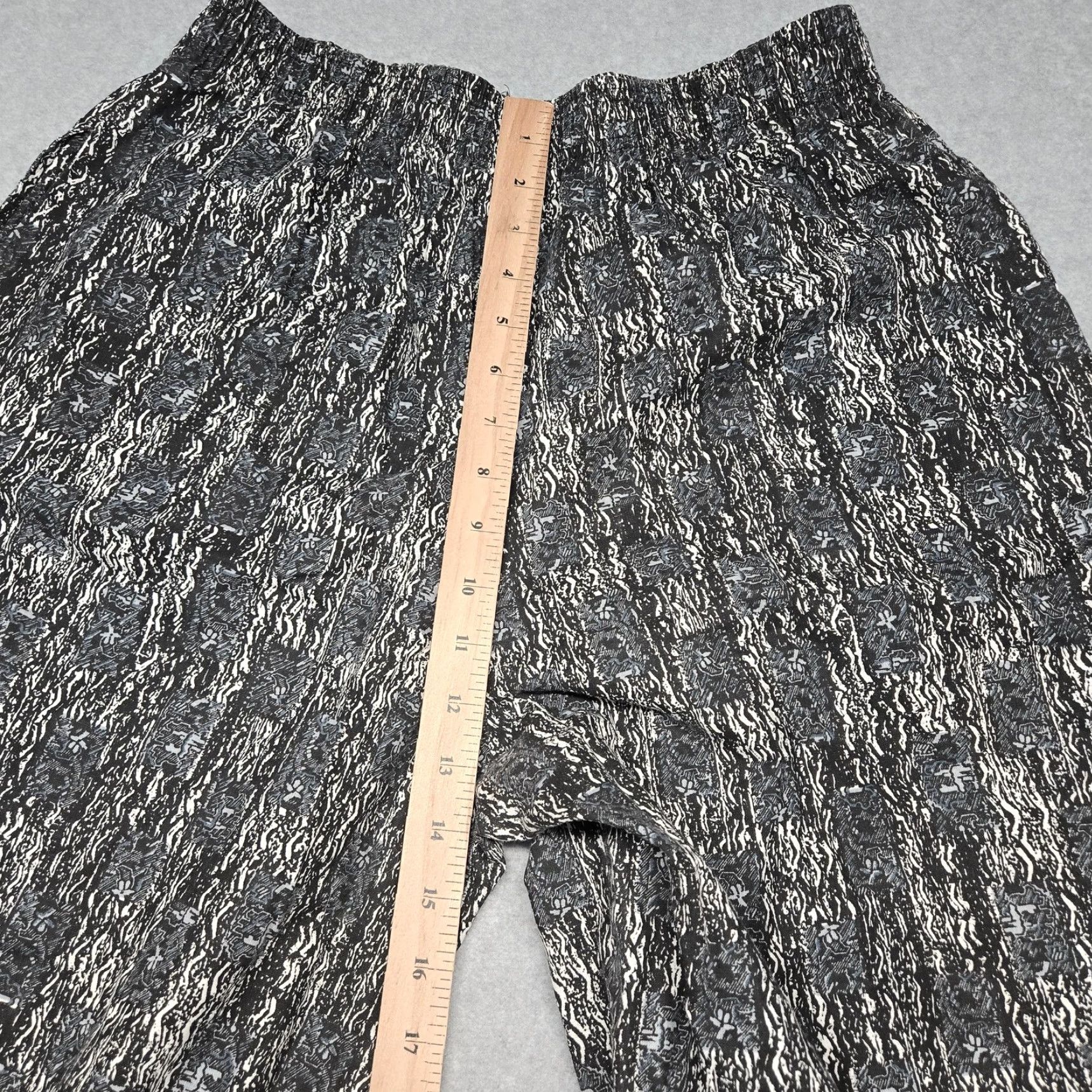 VINTAGE Reebesse Pants 33x29 Black Jogger Geometric Elastic Waist Pockets 90s Mens